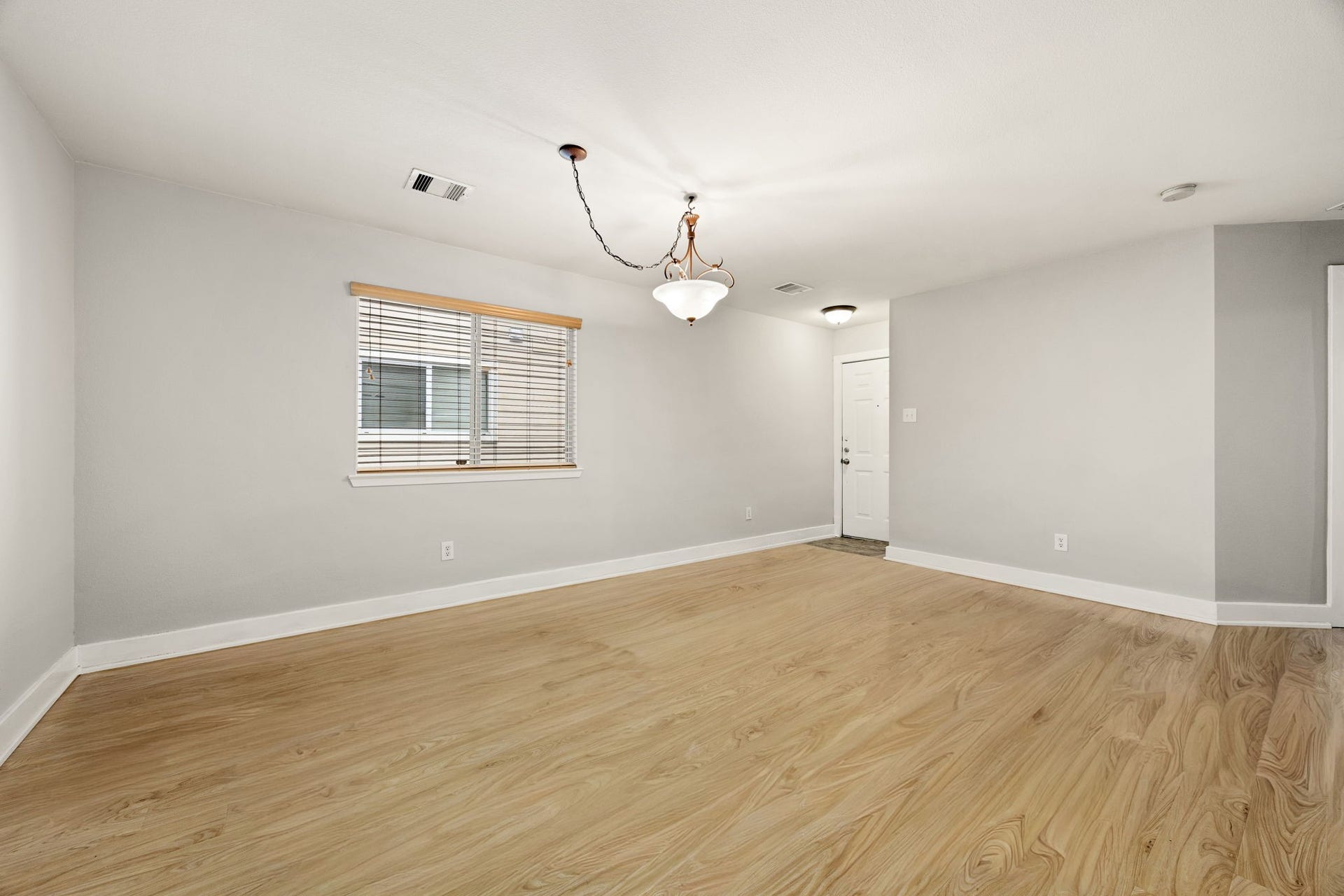 11728 Chanteloup Drive, Houston, TX 77047 11728 Chanteloup Drive, Houston, TX 77047