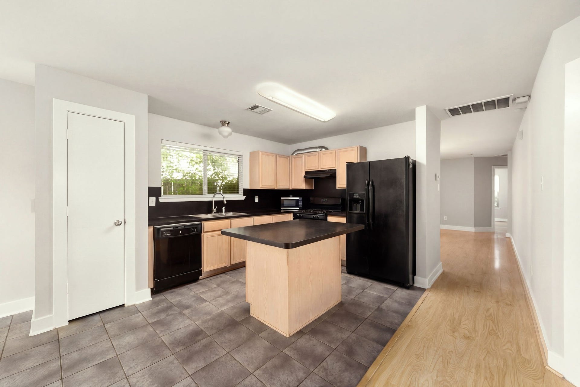 11728 Chanteloup Drive, Houston, TX 77047 11728 Chanteloup Drive, Houston, TX 77047