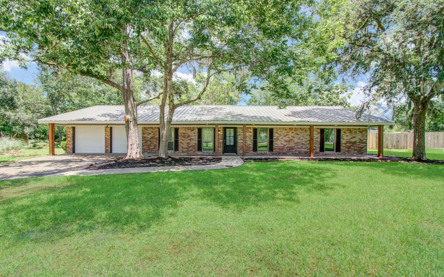 Property photo for 6930 S Oak Bend Drive, Alvin, TX