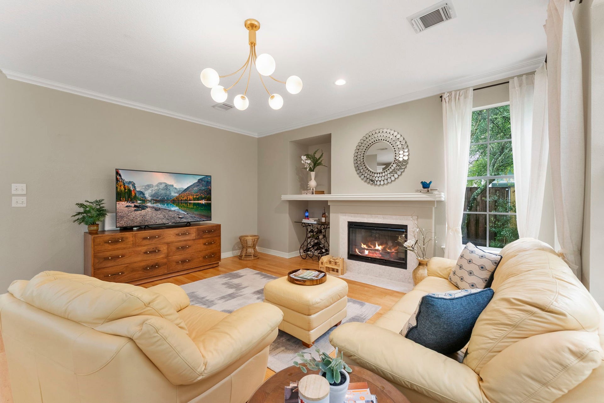 66 Candle Pine Place, The Woodlands, TX 77381