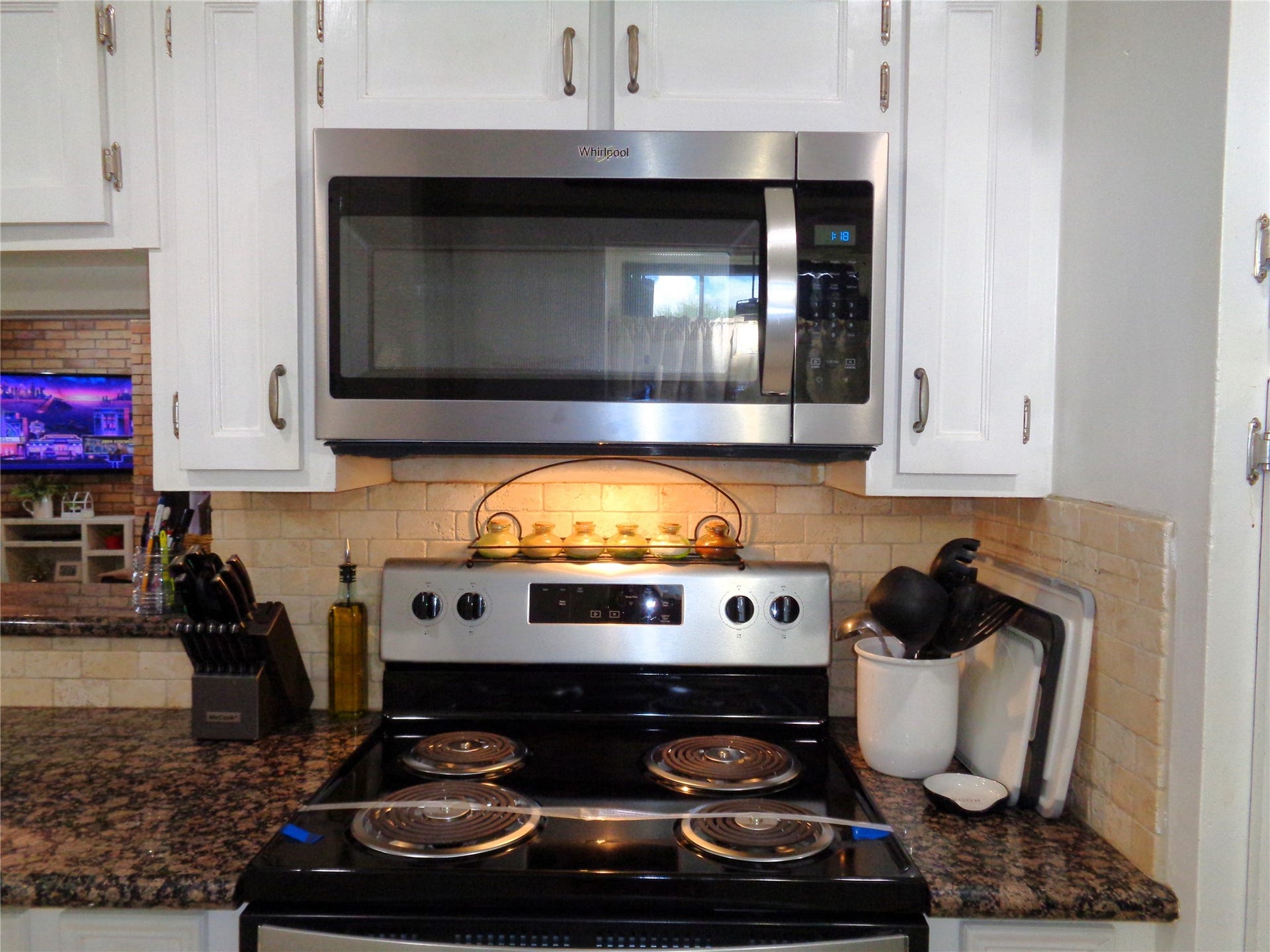 2502 20th Street N, Texas City, TX 77590 Brand new electric range; never used