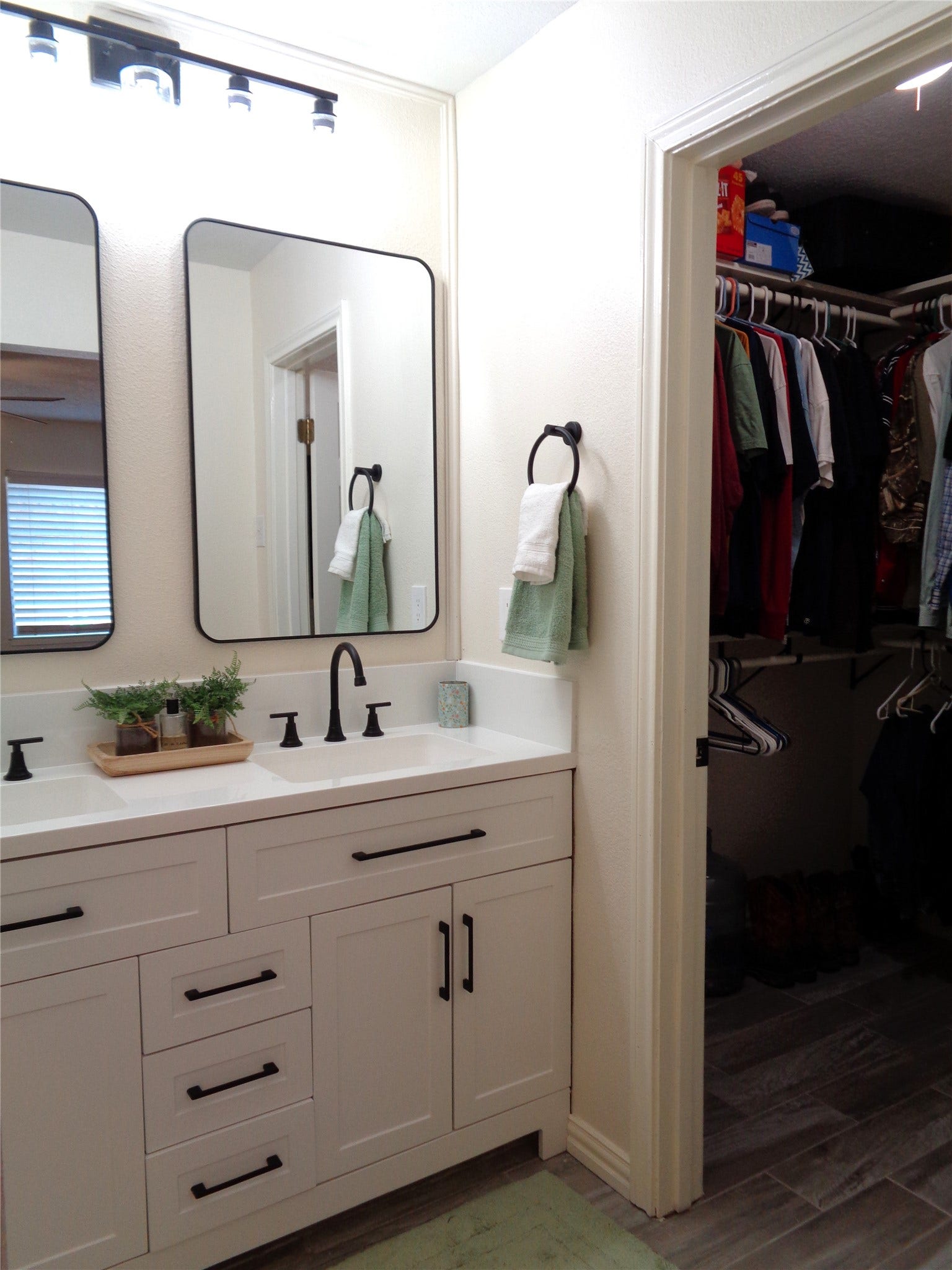 2502 20th Street N, Texas City, TX 77590 Walk-in closet for Him