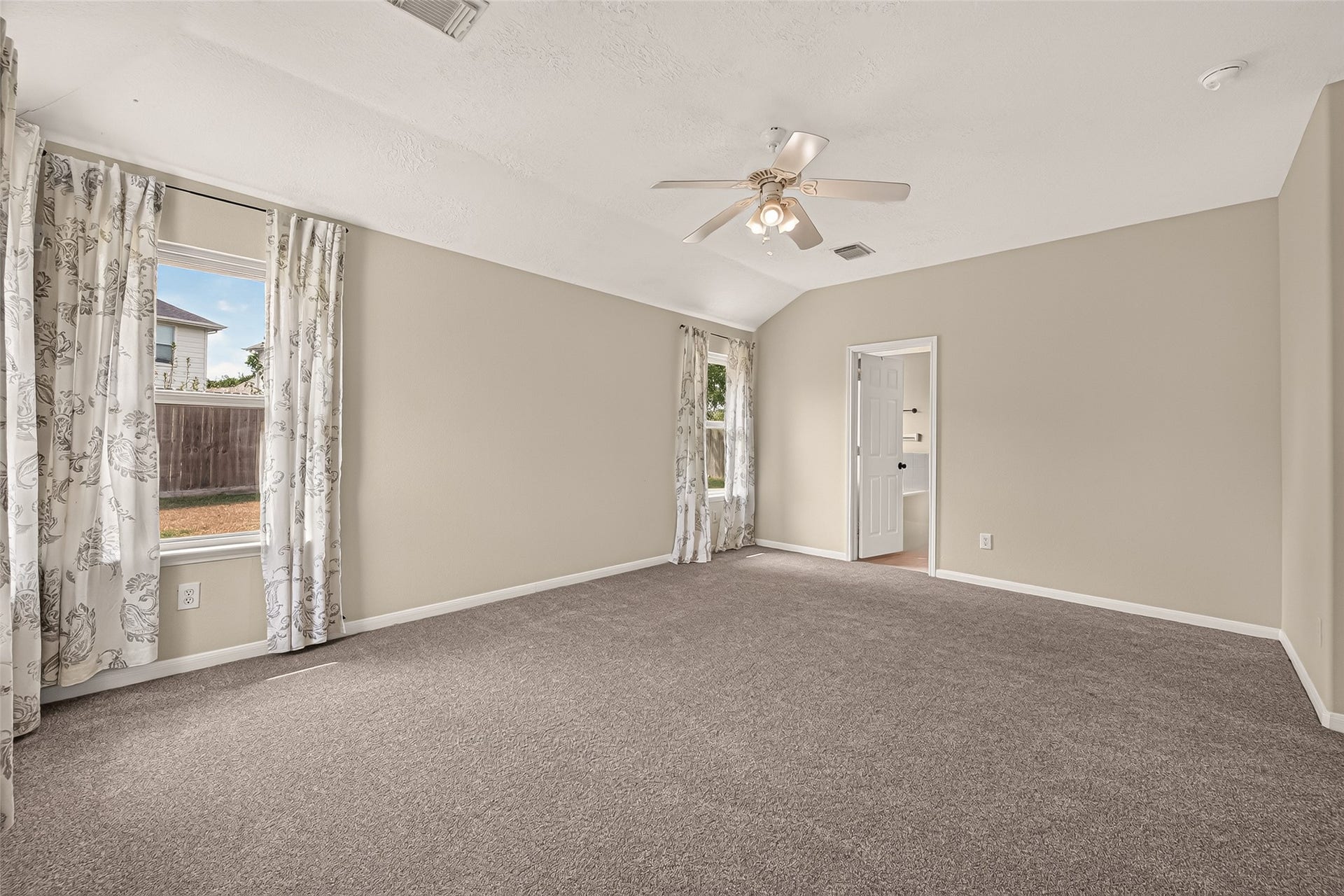 4926 Quiet Canyon Drive, Friendswood, TX 77546 4926 Quiet Canyon Drive, Friendswood, TX 77546