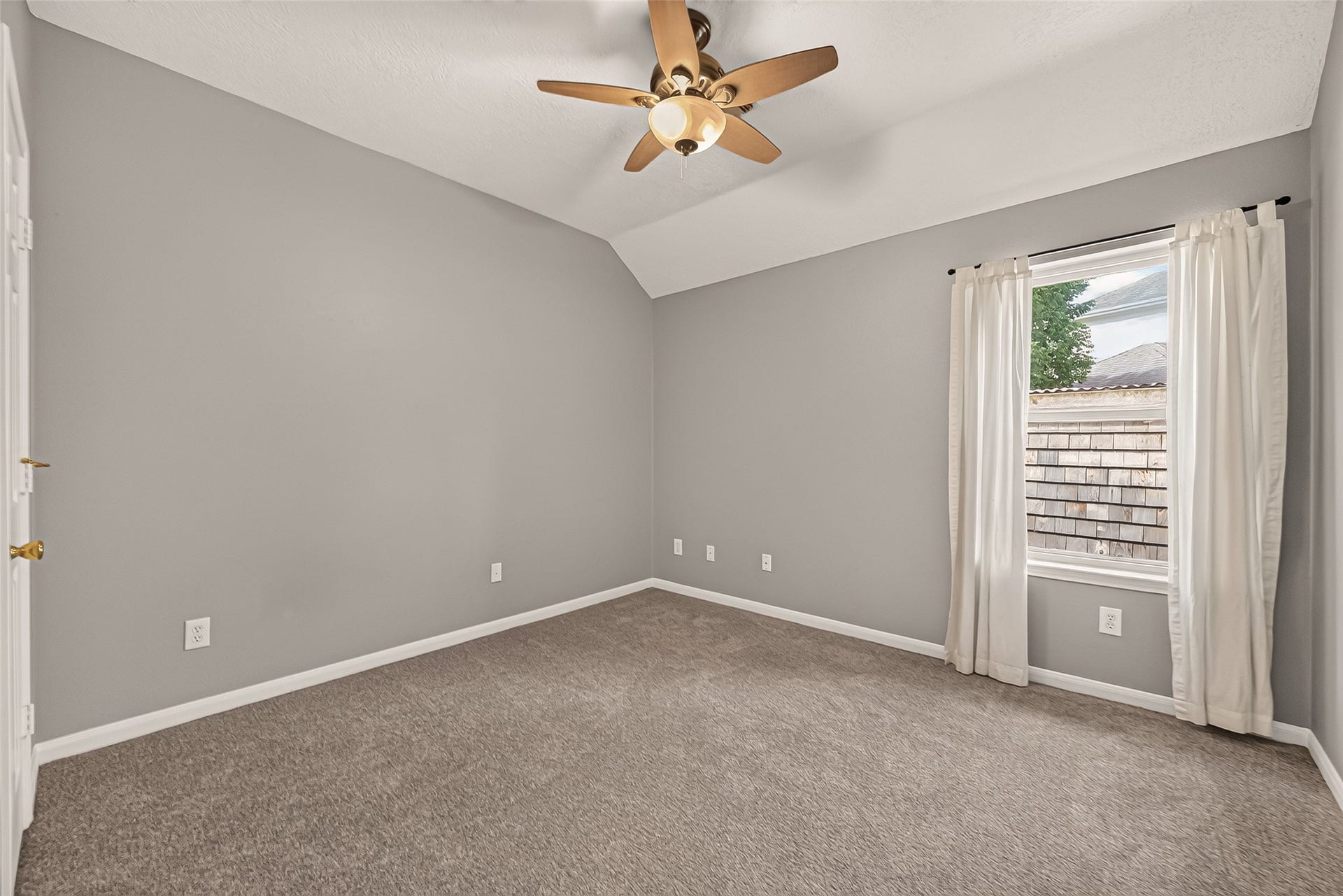 4926 Quiet Canyon Drive, Friendswood, TX 77546 4926 Quiet Canyon Drive, Friendswood, TX 77546
