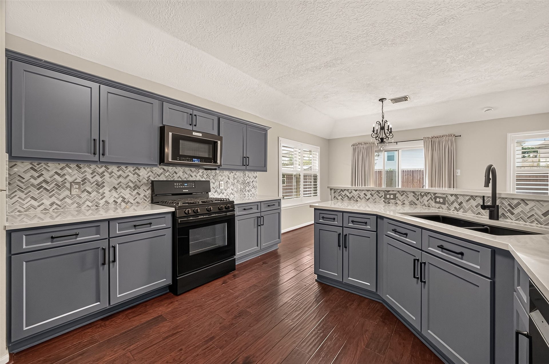 4926 Quiet Canyon Drive, Friendswood, TX 77546 4926 Quiet Canyon Drive, Friendswood, TX 77546