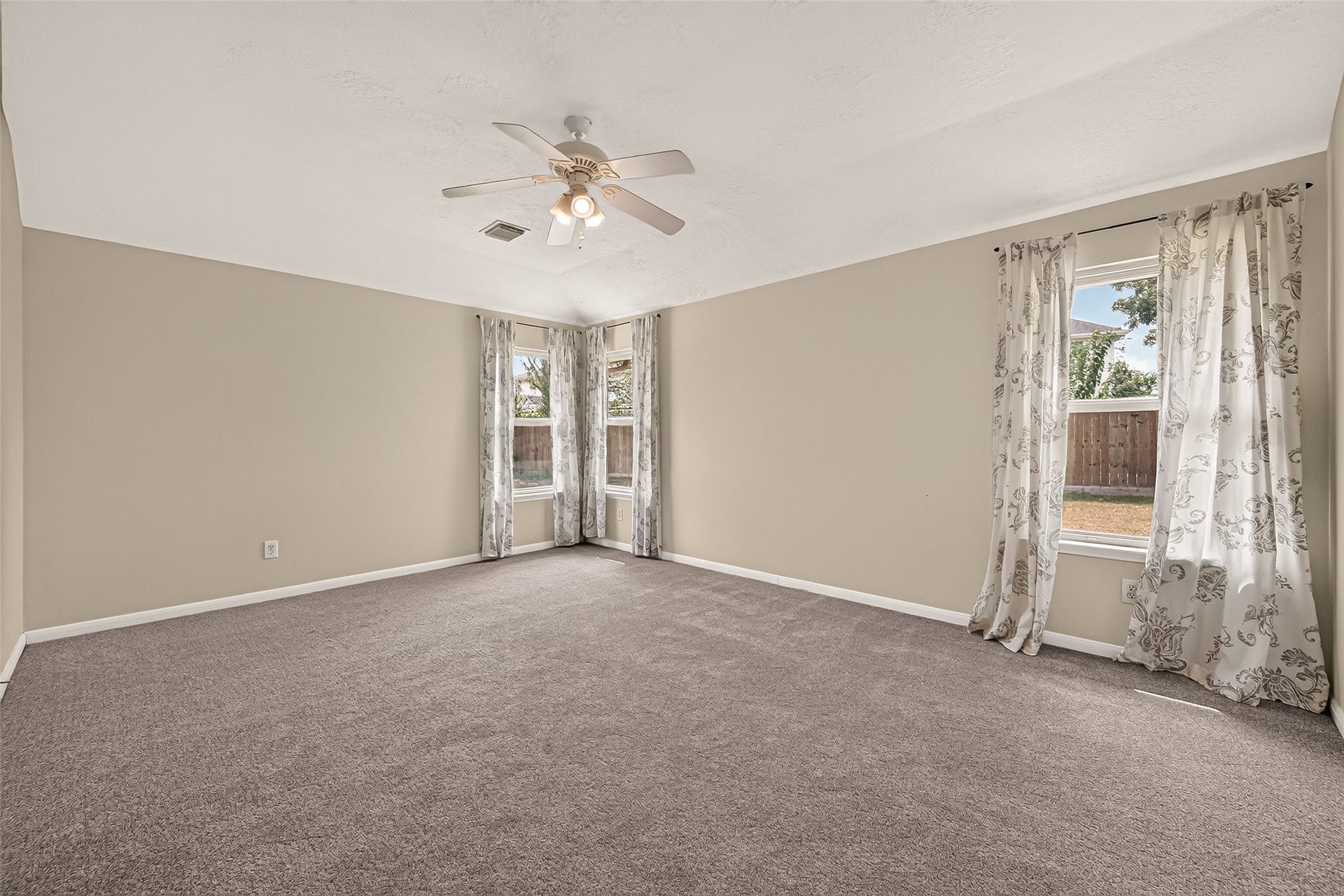 4926 Quiet Canyon Drive, Friendswood, TX 77546 4926 Quiet Canyon Drive, Friendswood, TX 77546