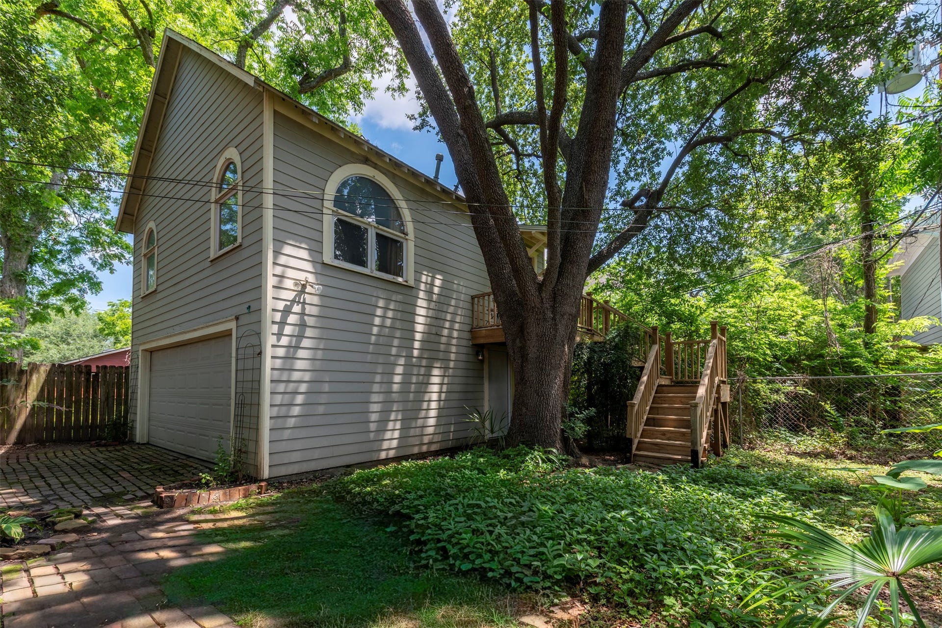 The garage apartment is included in the lease of the main home.