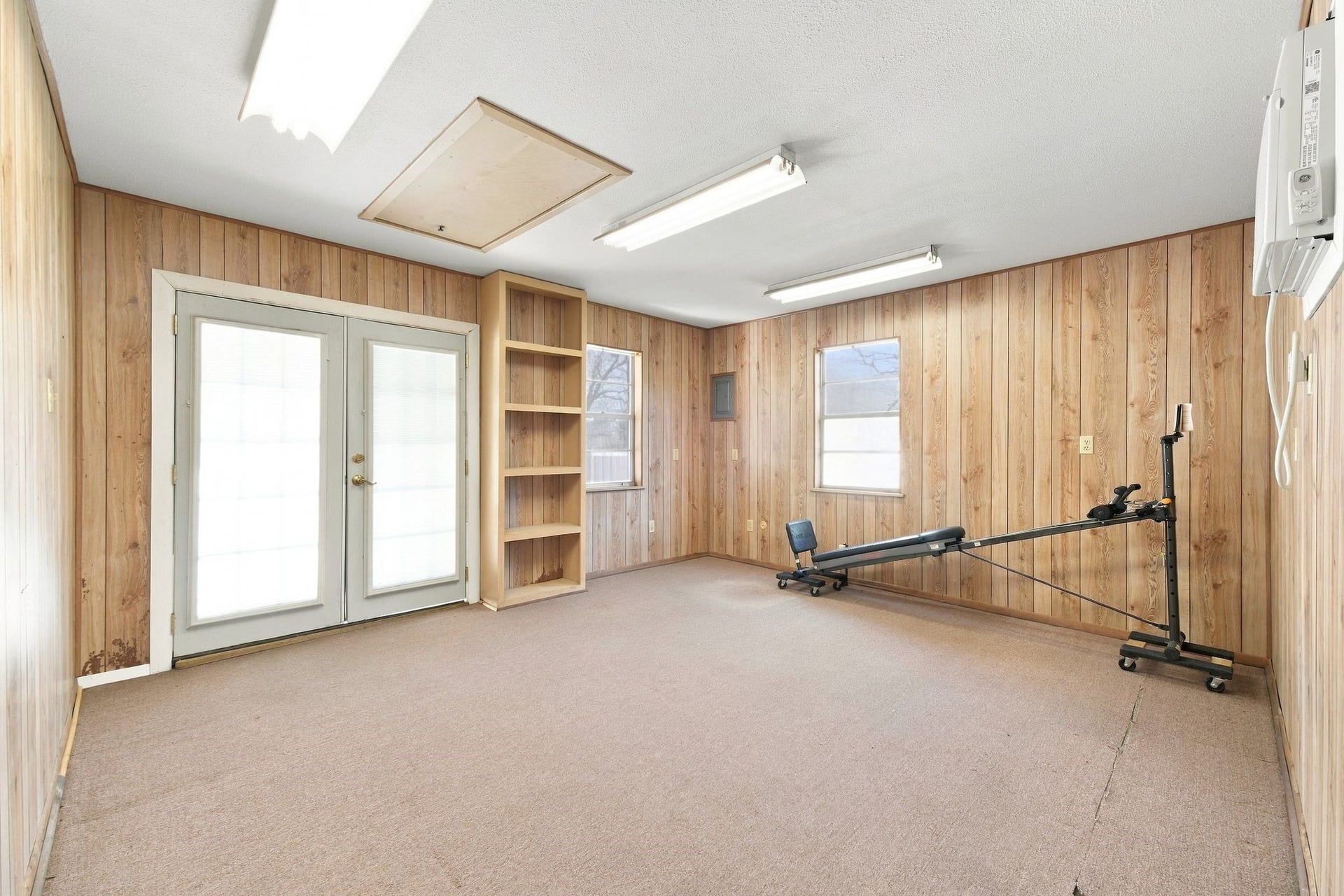 5125 Nina Lee Lane, Houston, TX 77092 Ideal versatile space for a home office or personal retreat.