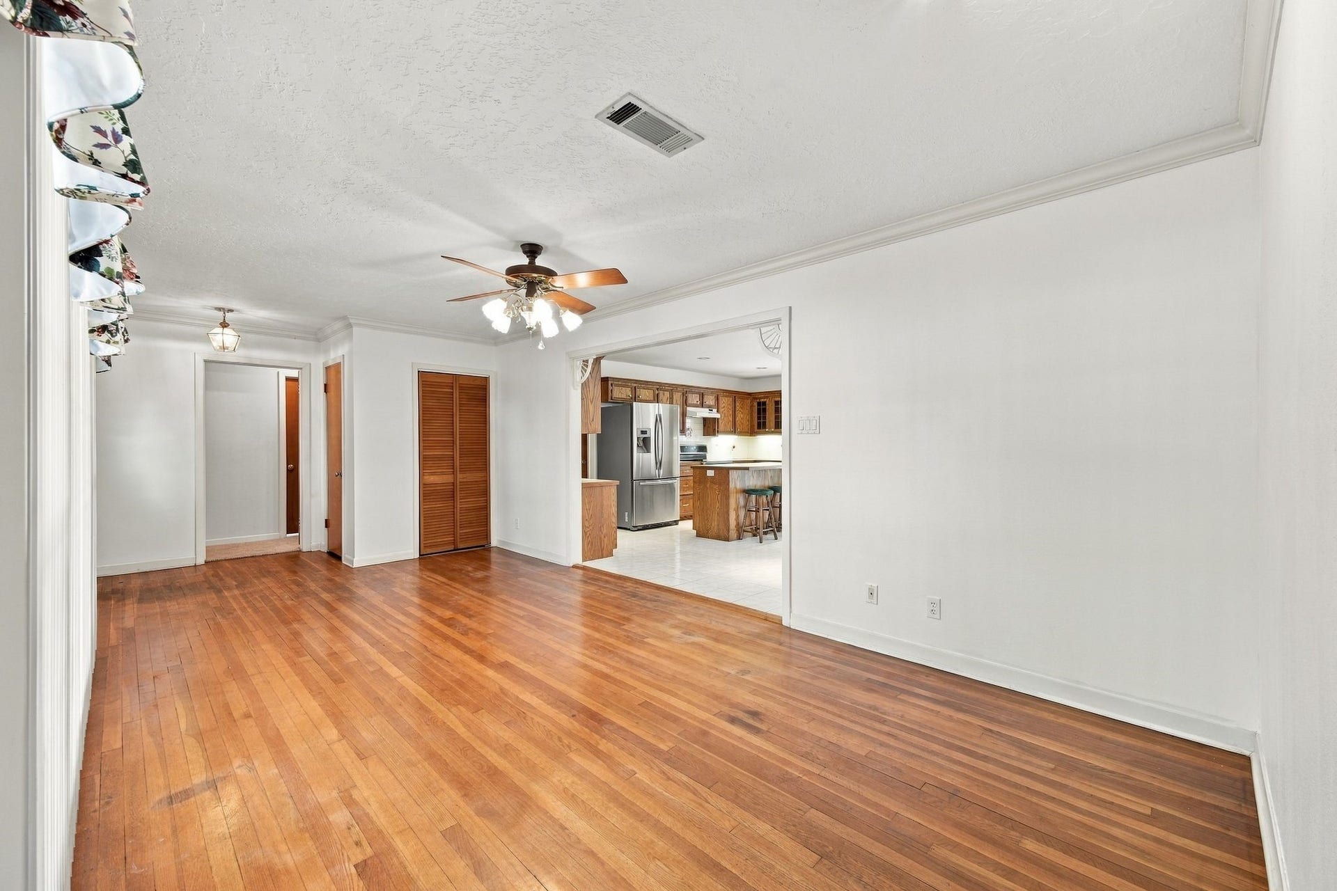 5125 Nina Lee Lane, Houston, TX 77092 5125 Nina Lee Lane, Houston, TX 77092