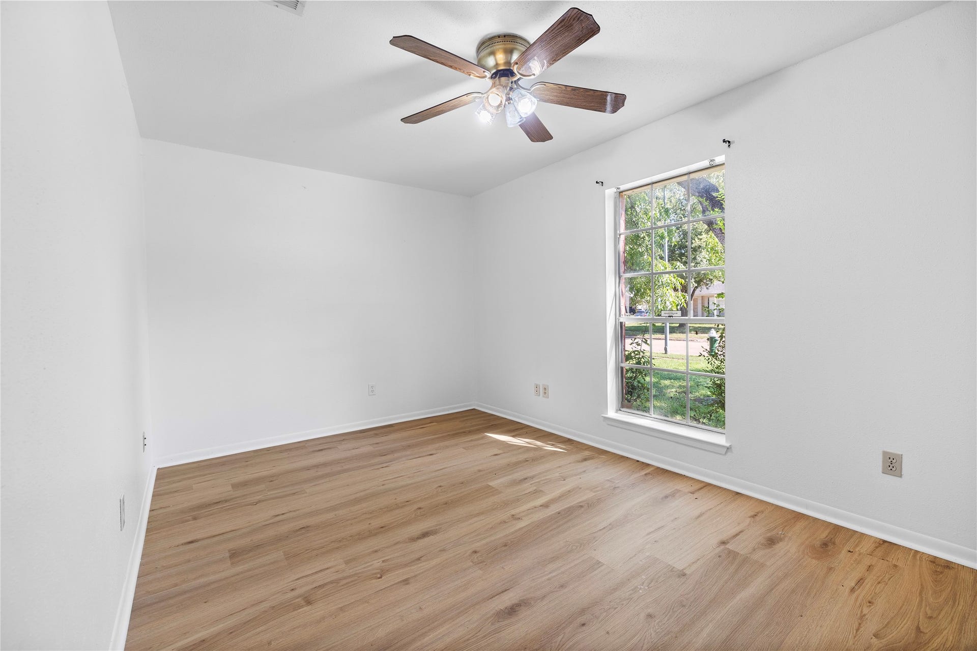 9631 Secretariat Drive, Houston, TX 77065