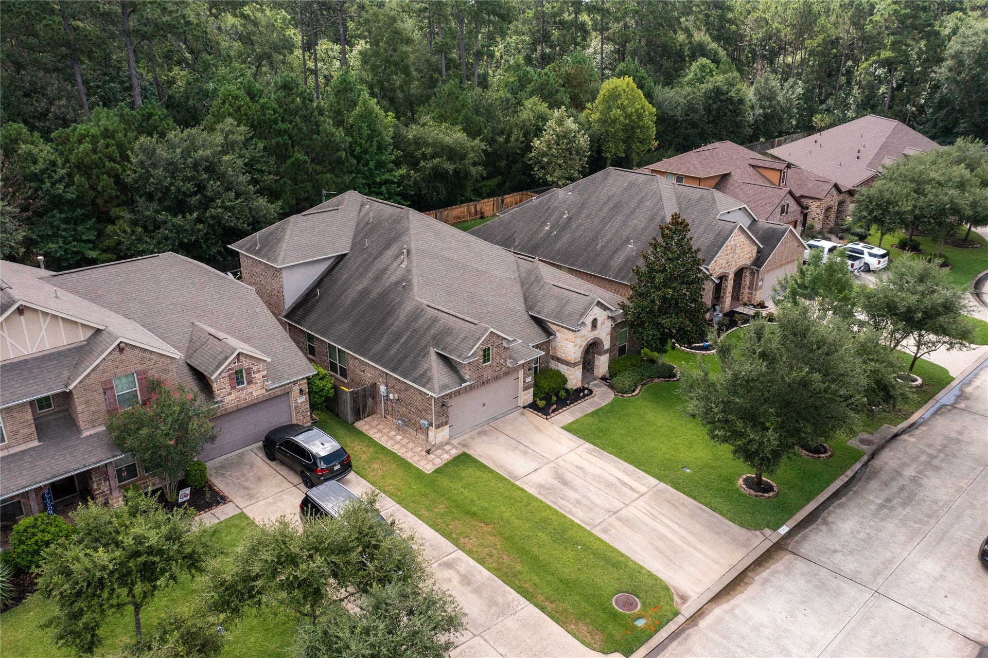 Bird's-eye view emphasizing the surrounding community.