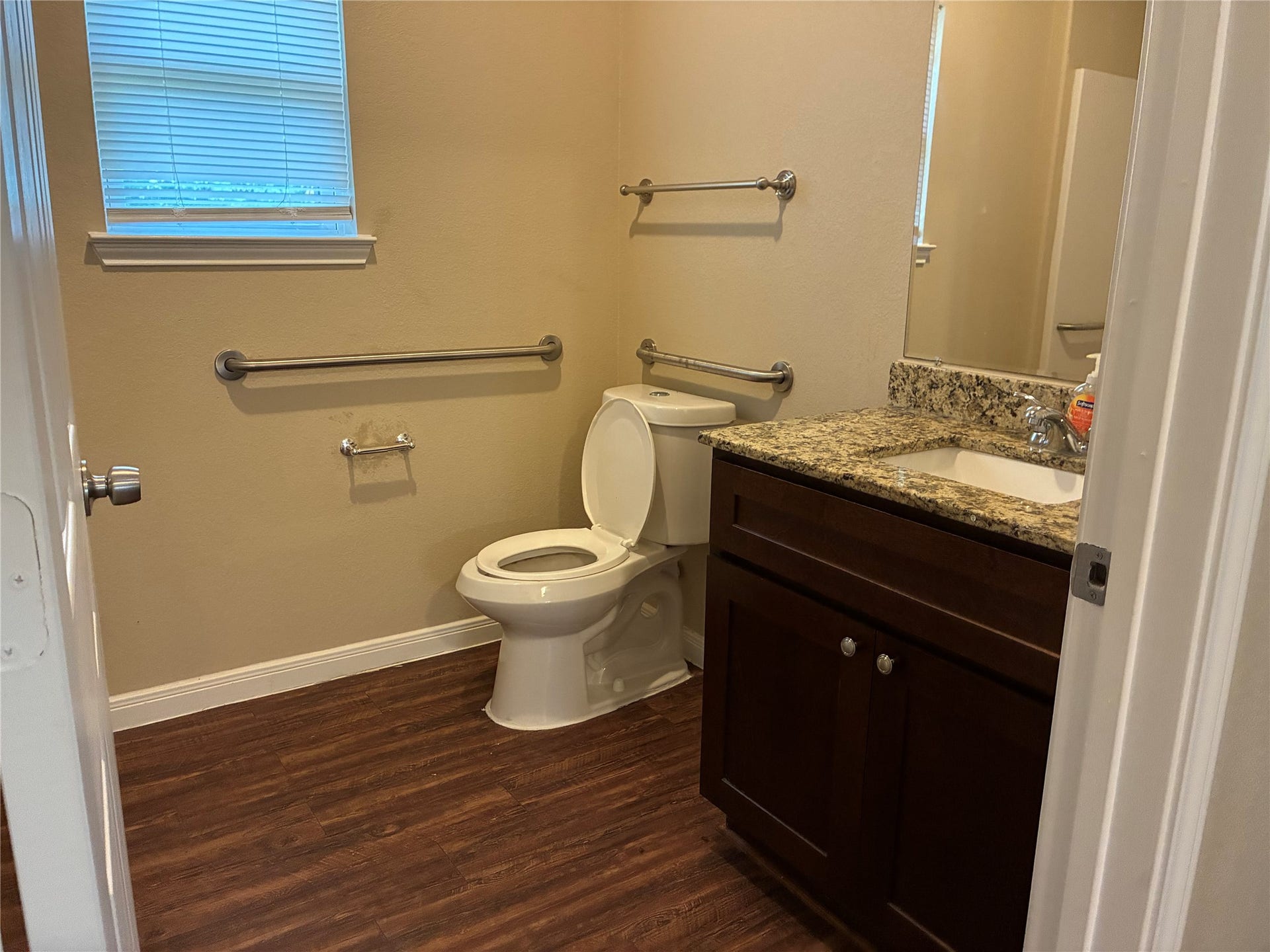 Spacious Bathroom