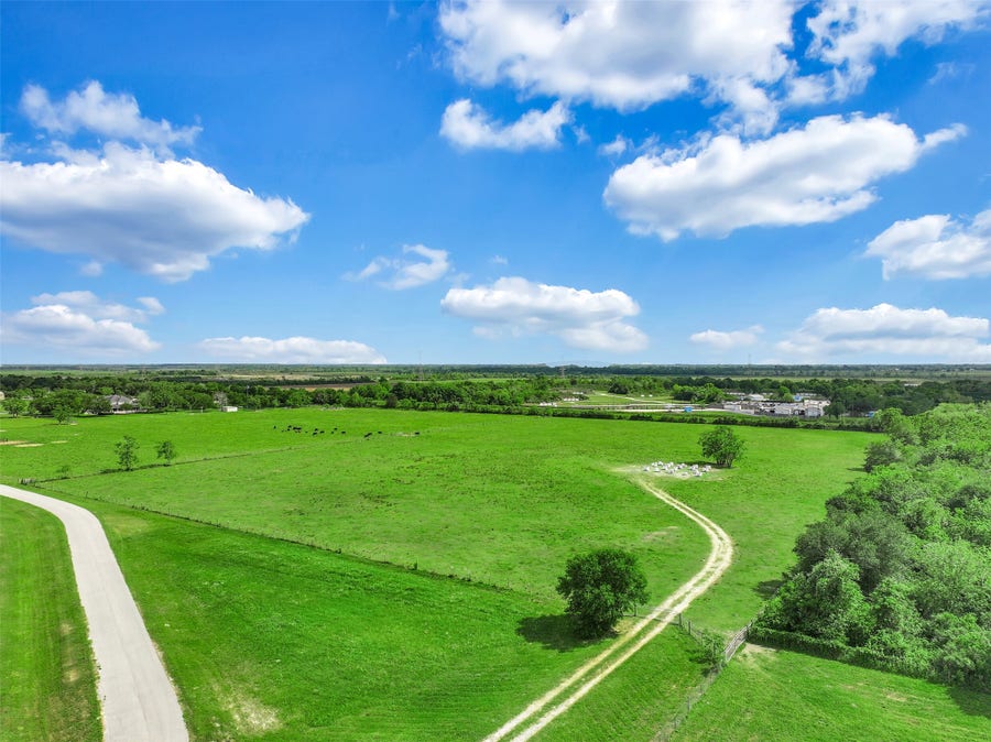 Property photo for 0 S Schulte Lane, Friendswood, TX
