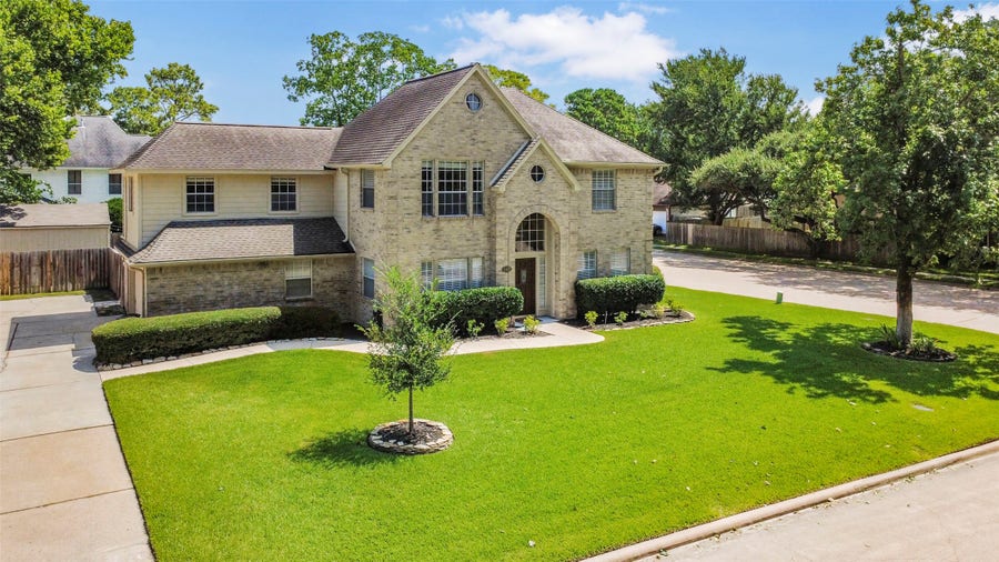 Property photo for 10402 Wagon Trail Road, Houston, TX