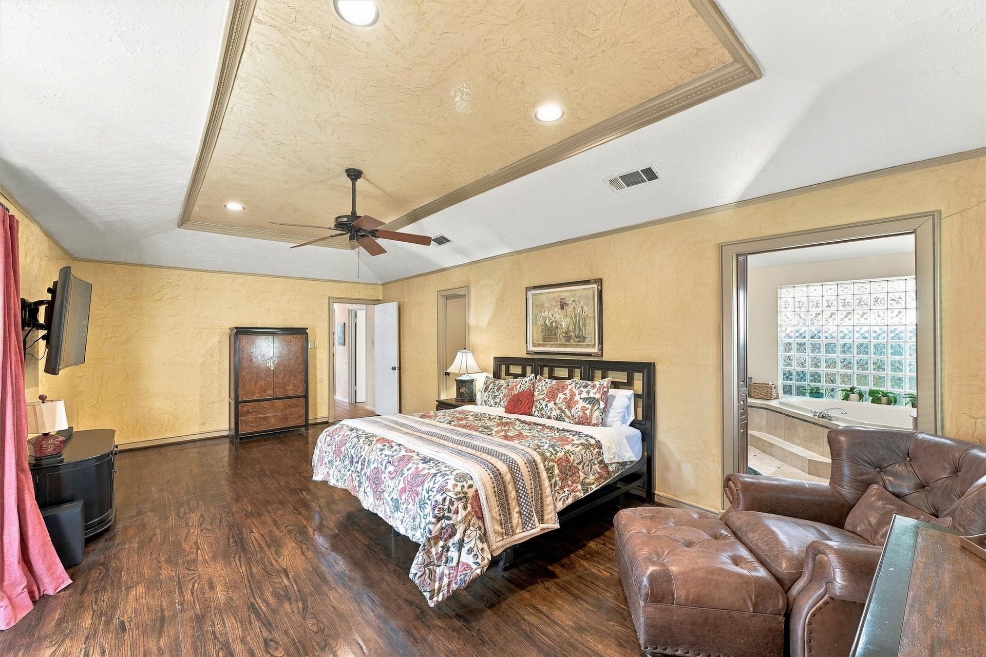 11802 Stillwater Drive, Houston, TX 77070 11802 Stillwater Drive, Houston, TX 77070