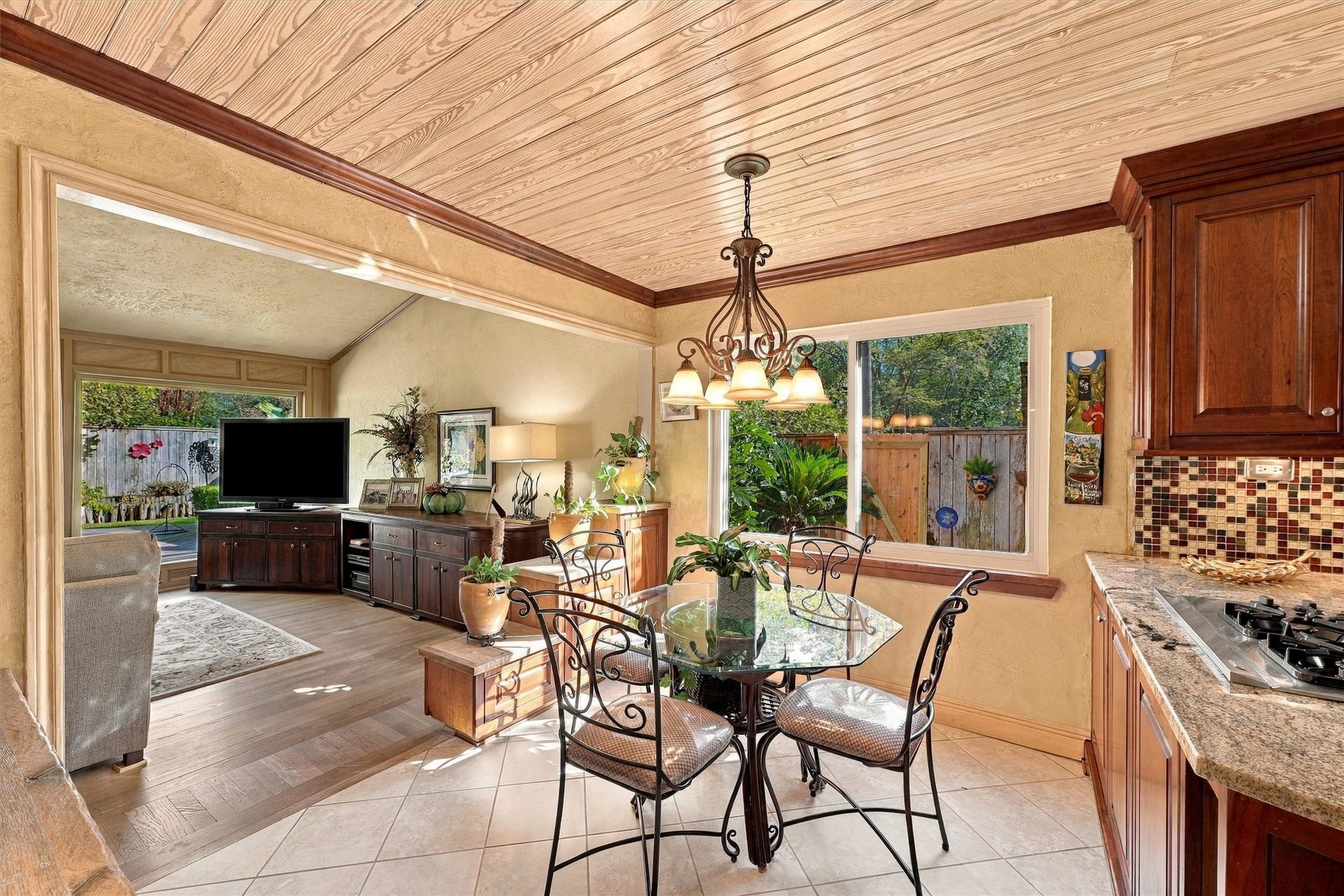 11802 Stillwater Drive, Houston, TX 77070 11802 Stillwater Drive, Houston, TX 77070