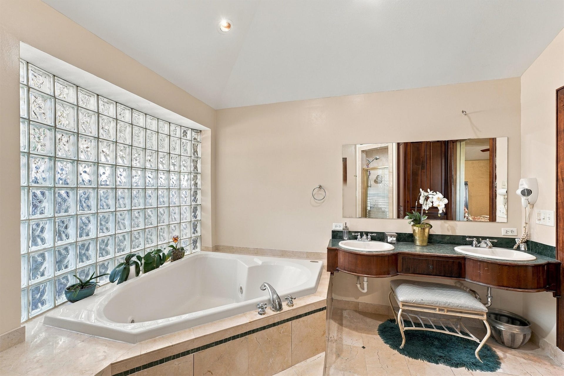 11802 Stillwater Drive, Houston, TX 77070 11802 Stillwater Drive, Houston, TX 77070