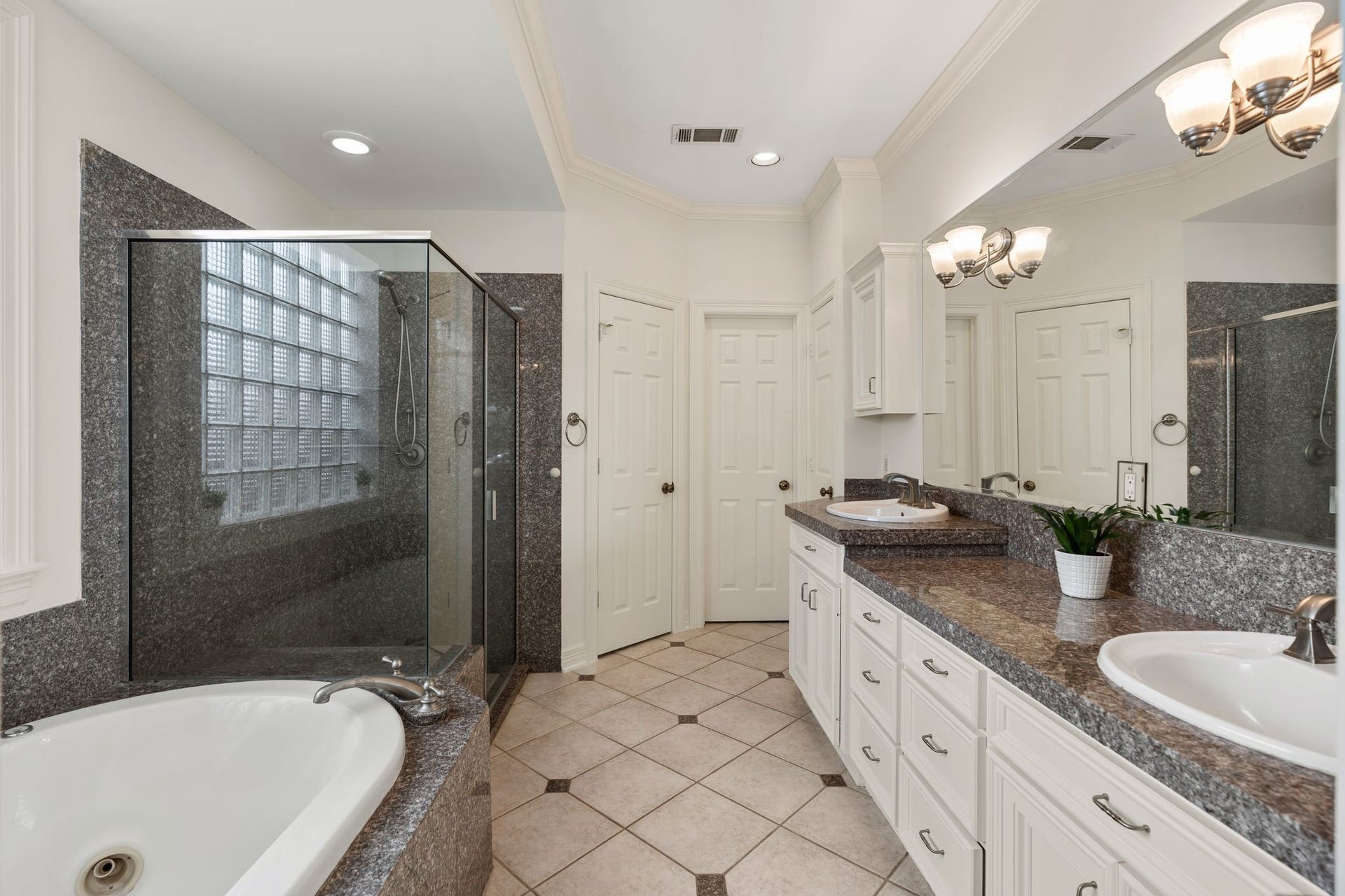 5321 Pocahontas Street, Bellaire, TX 77401 5321 Pocahontas Street, Bellaire, TX 77401