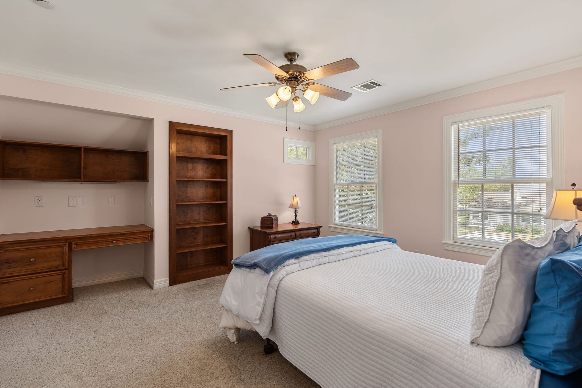 5321 Pocahontas Street, Bellaire, TX 77401 5321 Pocahontas Street, Bellaire, TX 77401
