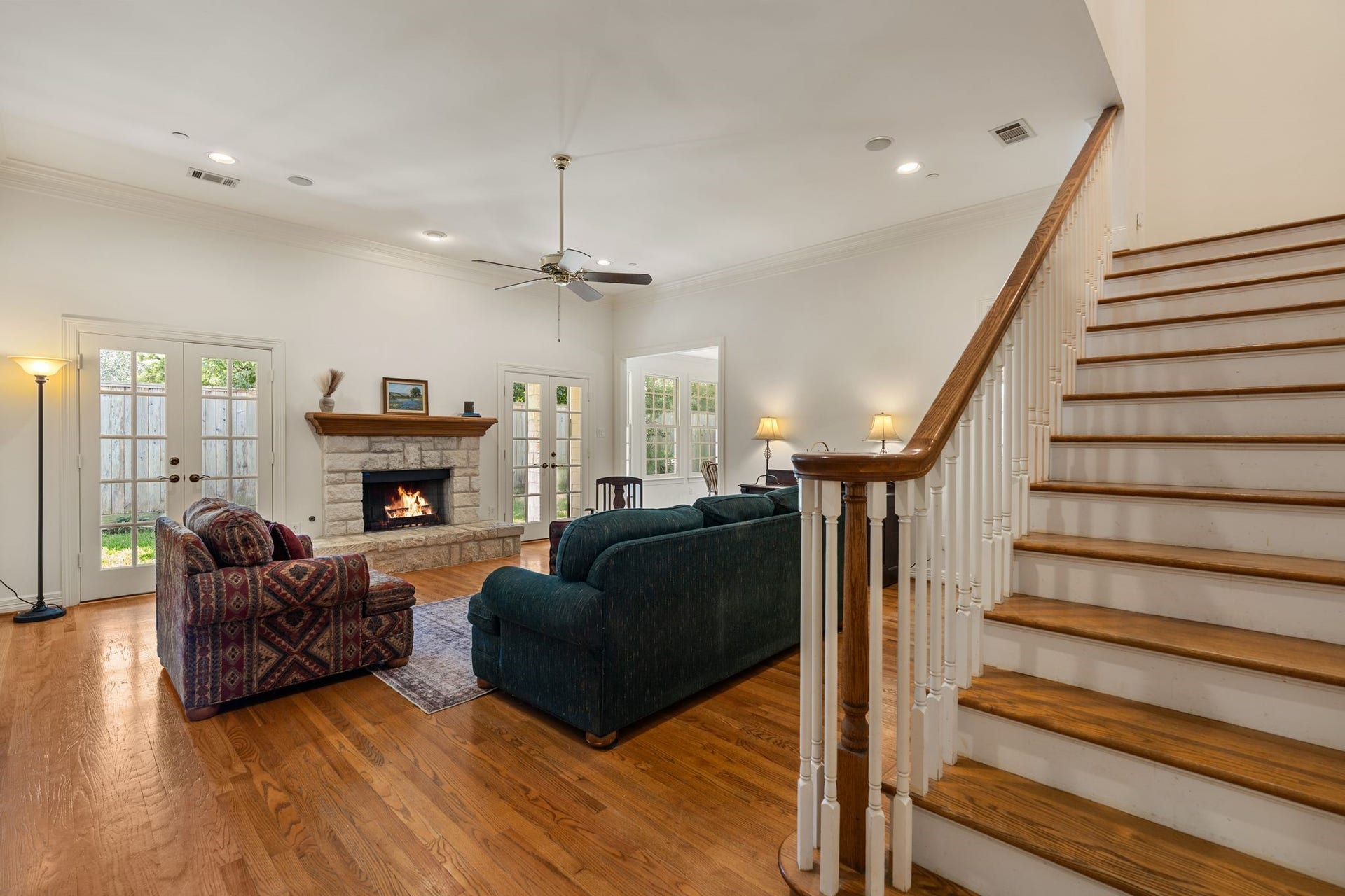 5321 Pocahontas Street, Bellaire, TX 77401 5321 Pocahontas Street, Bellaire, TX 77401