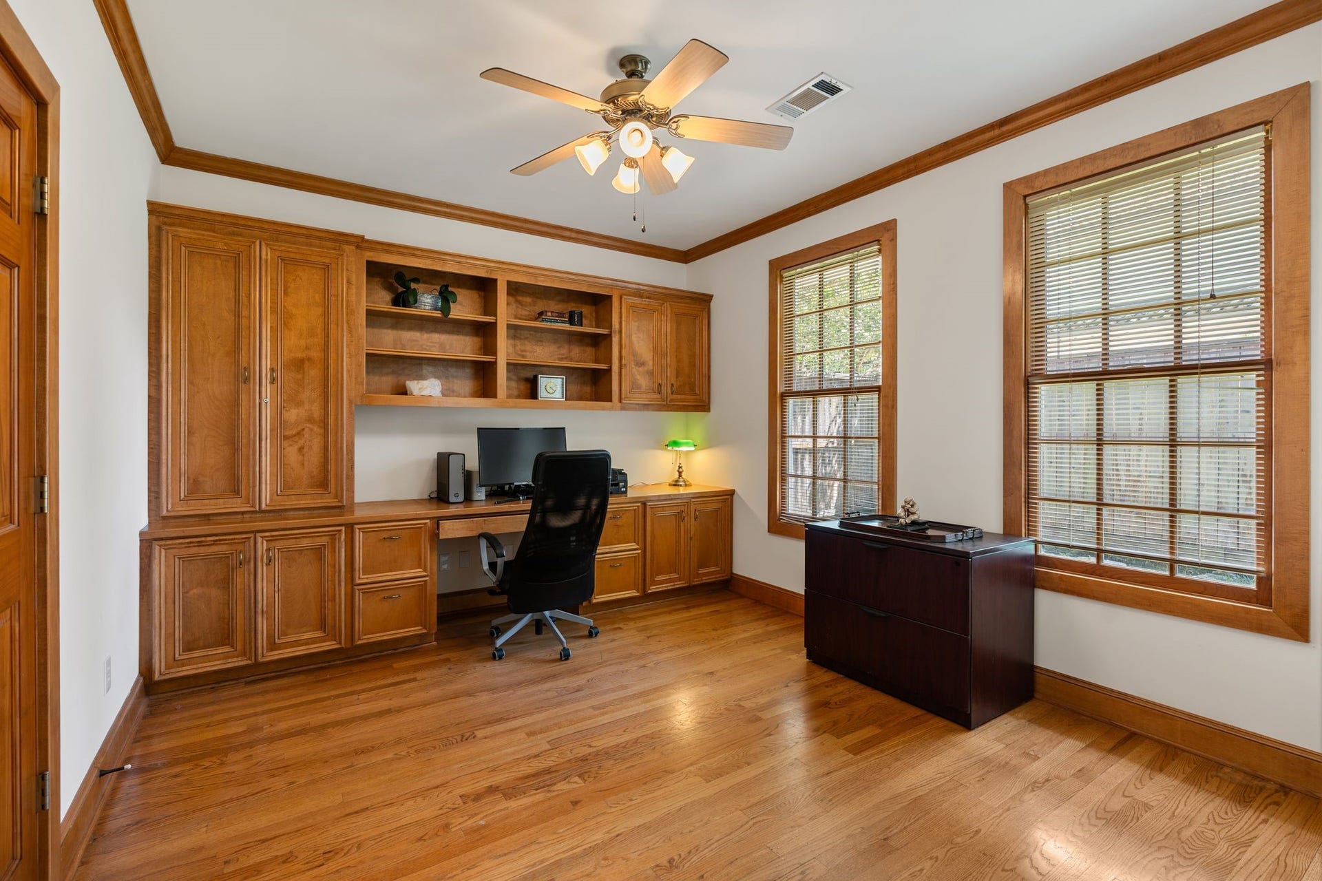 5321 Pocahontas Street, Bellaire, TX 77401 5321 Pocahontas Street, Bellaire, TX 77401
