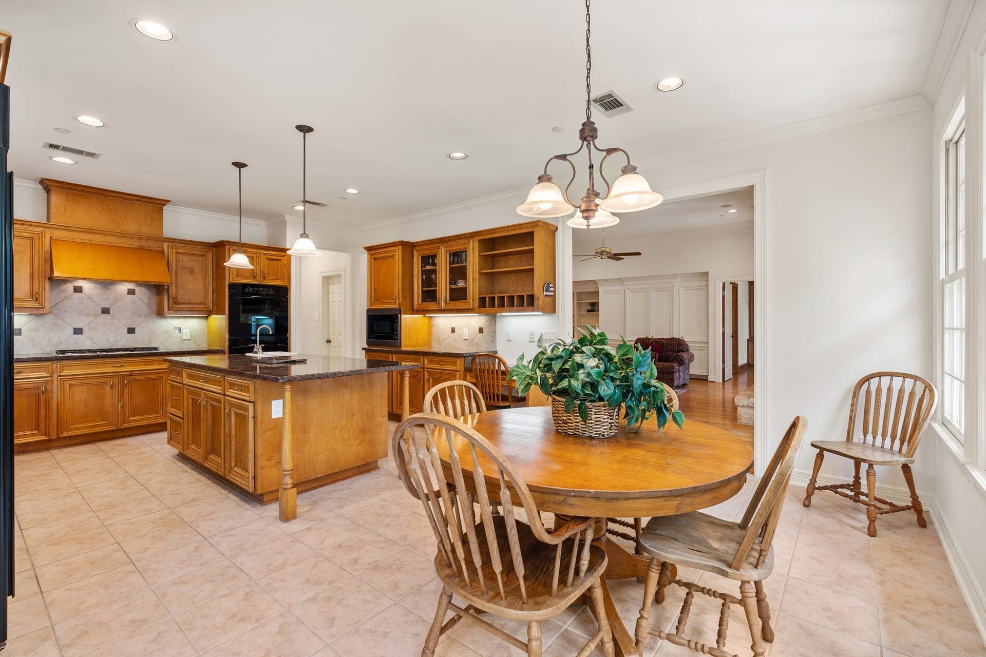 5321 Pocahontas Street, Bellaire, TX 77401 5321 Pocahontas Street, Bellaire, TX 77401