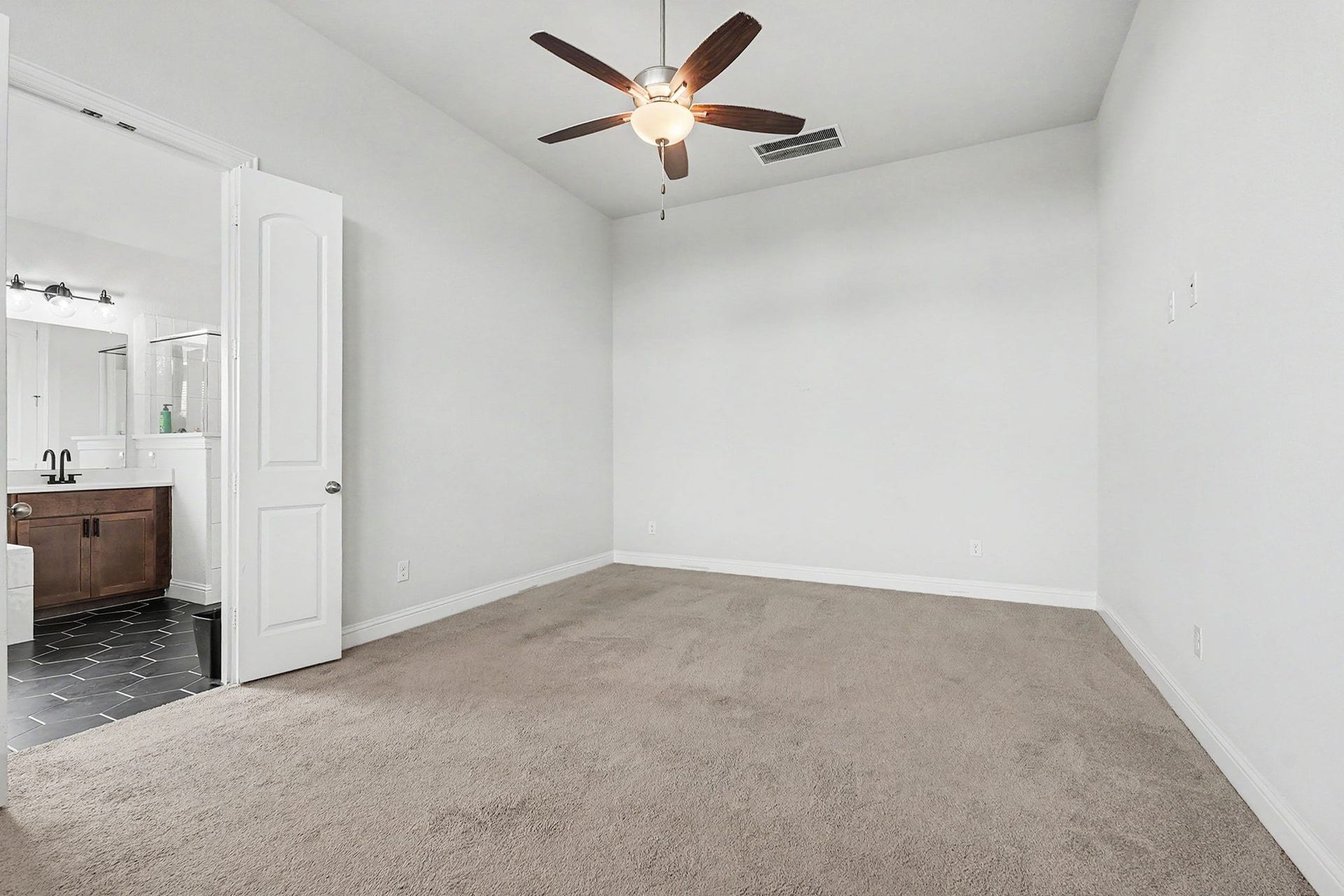 121 Sunray Creek Drive, Katy, TX 77493 121 Sunray Creek Drive, Katy, TX 77493