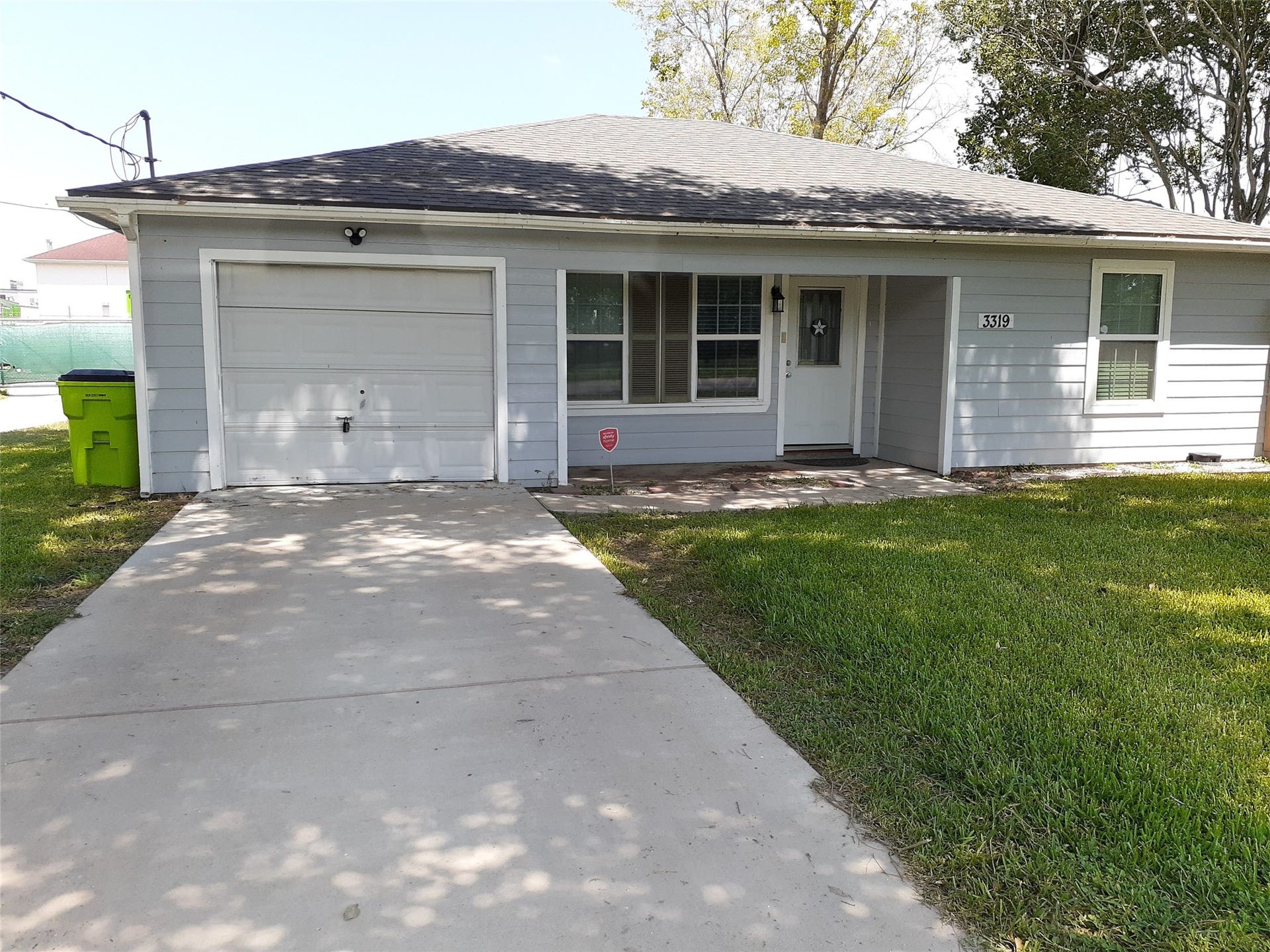3319 Houston Street, Rosenberg, TX 77471 3319 Houston Street, Rosenberg, TX 77471