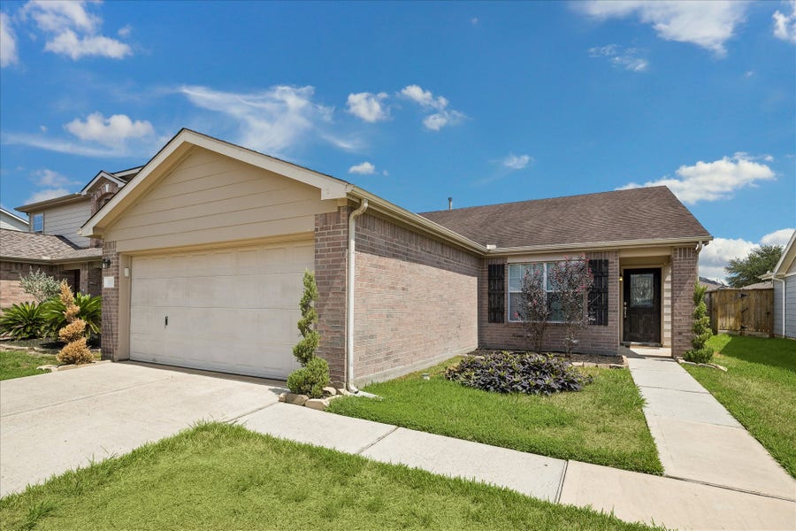 Property photo for 3326 Legends Shadow Drive, Spring, TX