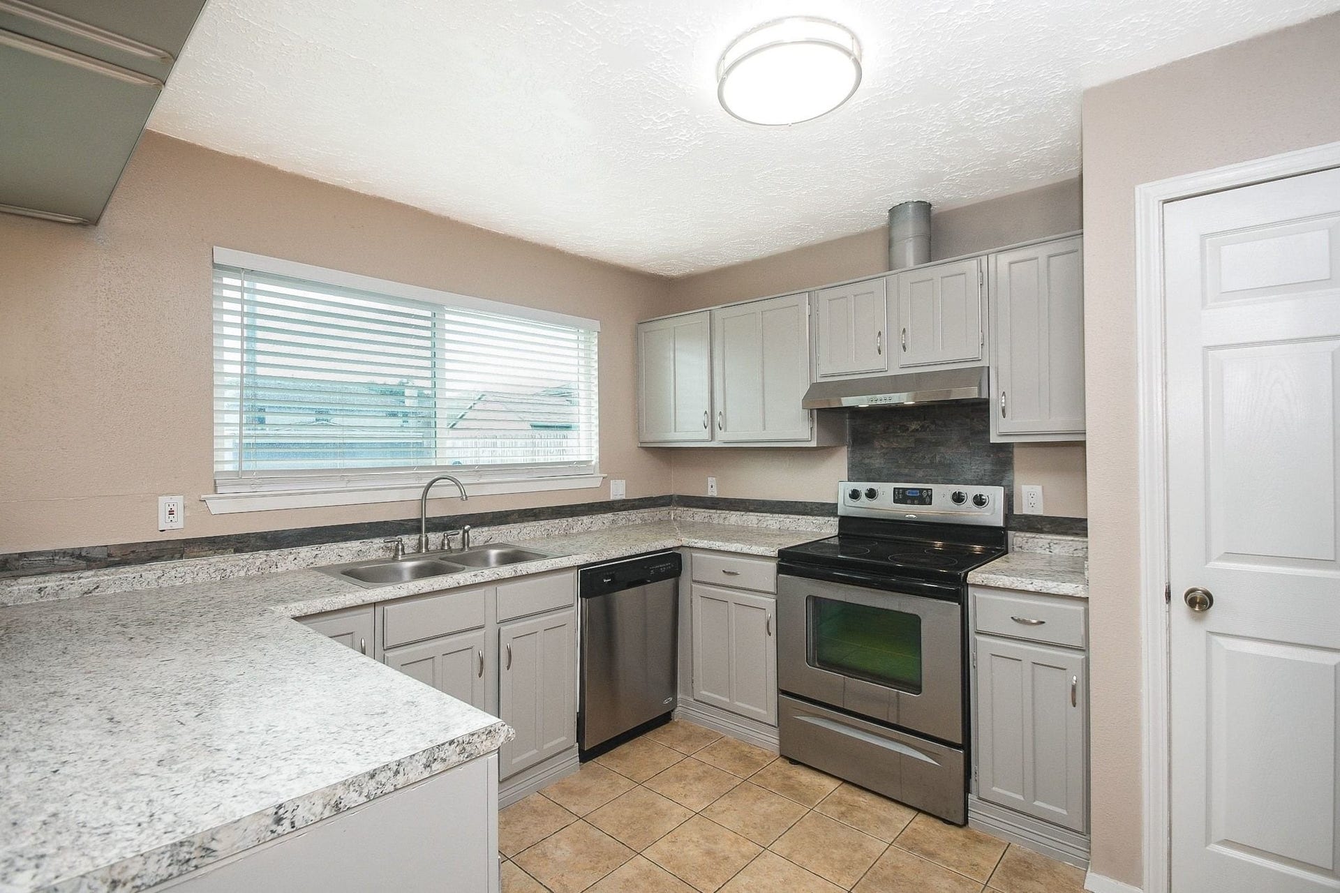 2058 Feather Ridge Drive, Missouri City, TX 77489 2058 Feather Ridge Drive, Missouri City, TX 77489