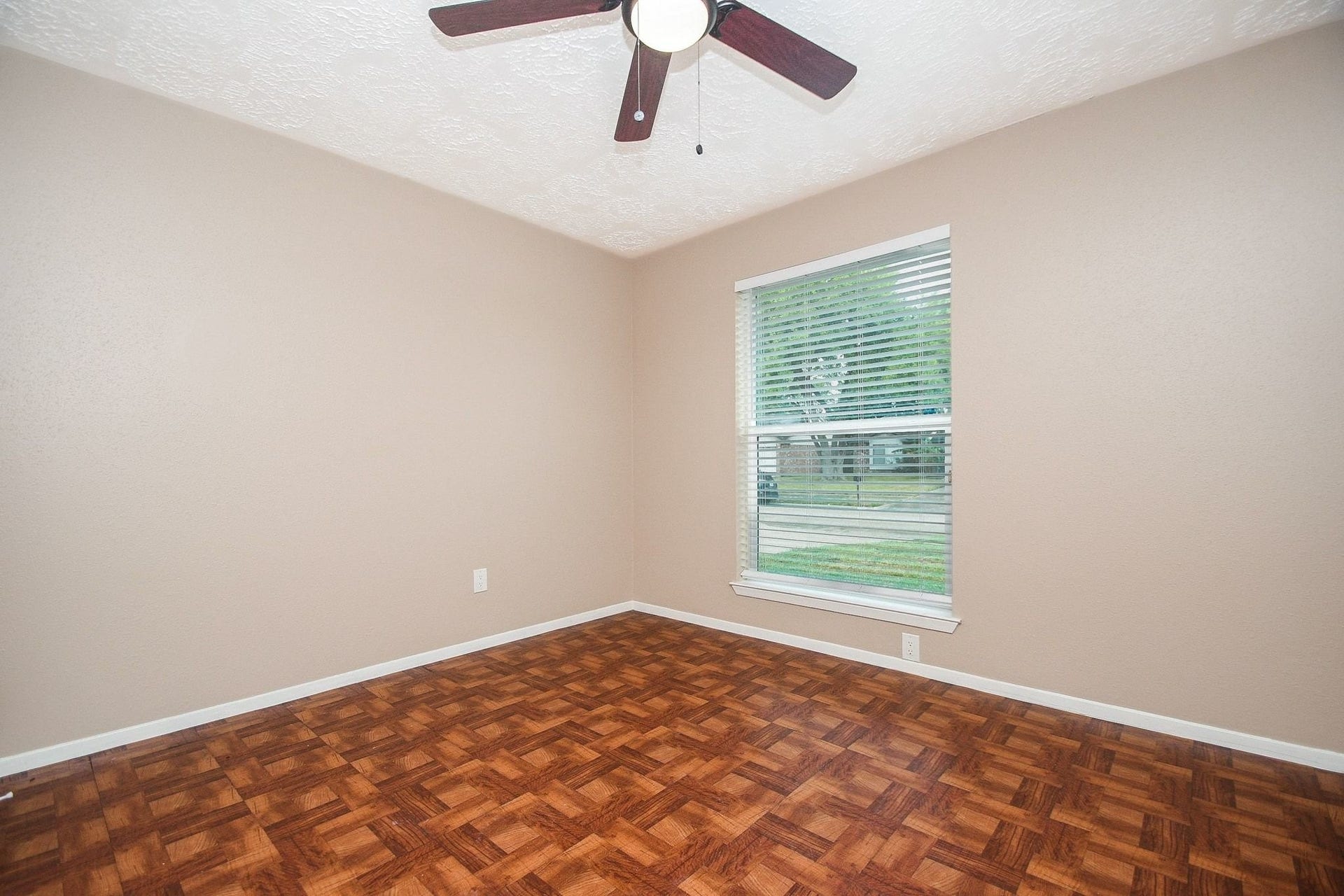 2058 Feather Ridge Drive, Missouri City, TX 77489 Bedroom 2
