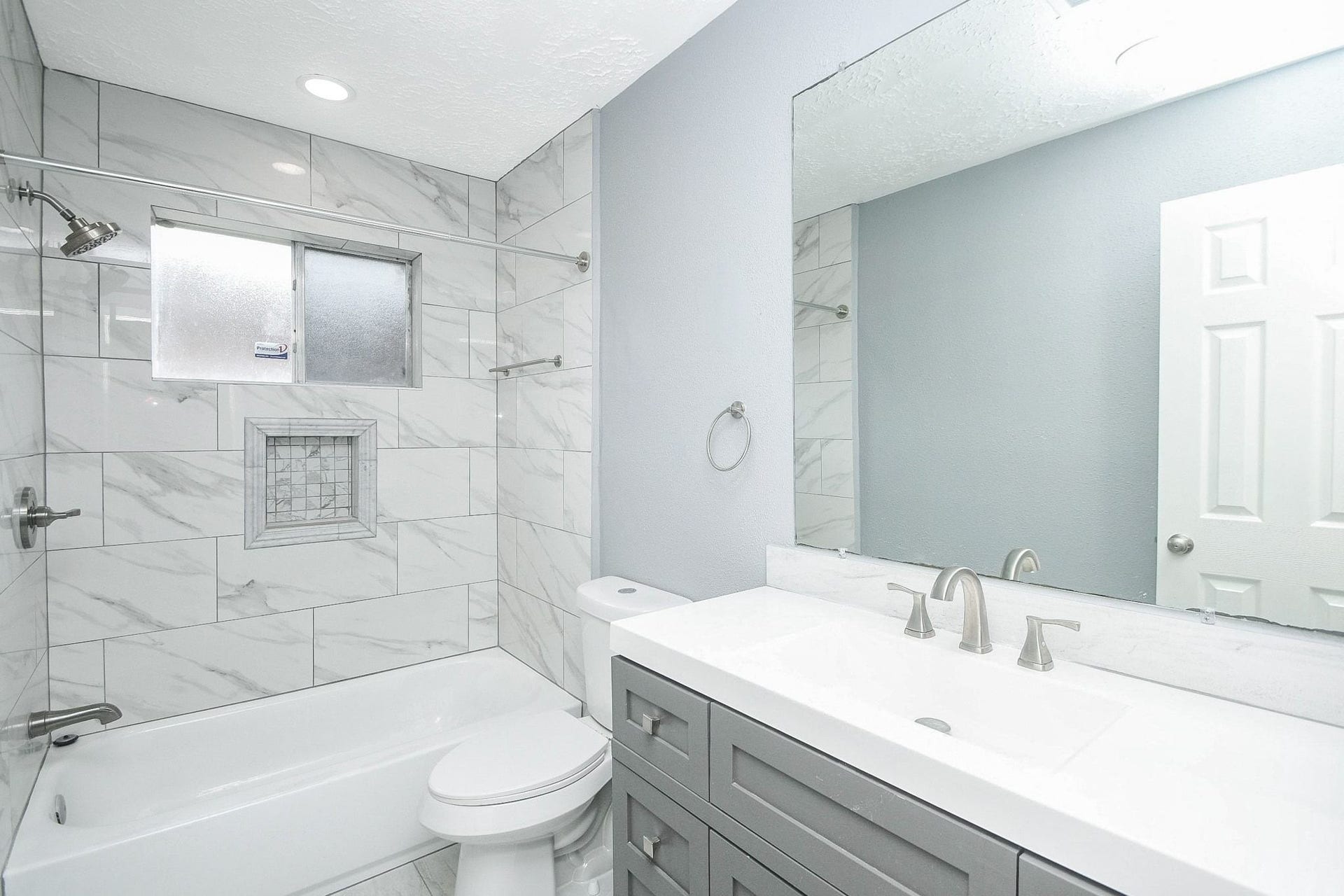 2058 Feather Ridge Drive, Missouri City, TX 77489 Bathroom 2