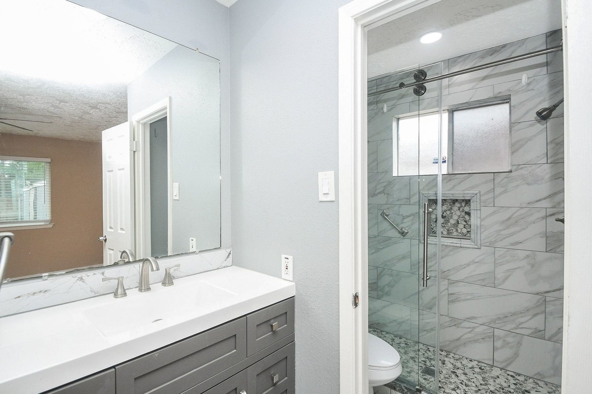 2058 Feather Ridge Drive, Missouri City, TX 77489 Primary Bathroom