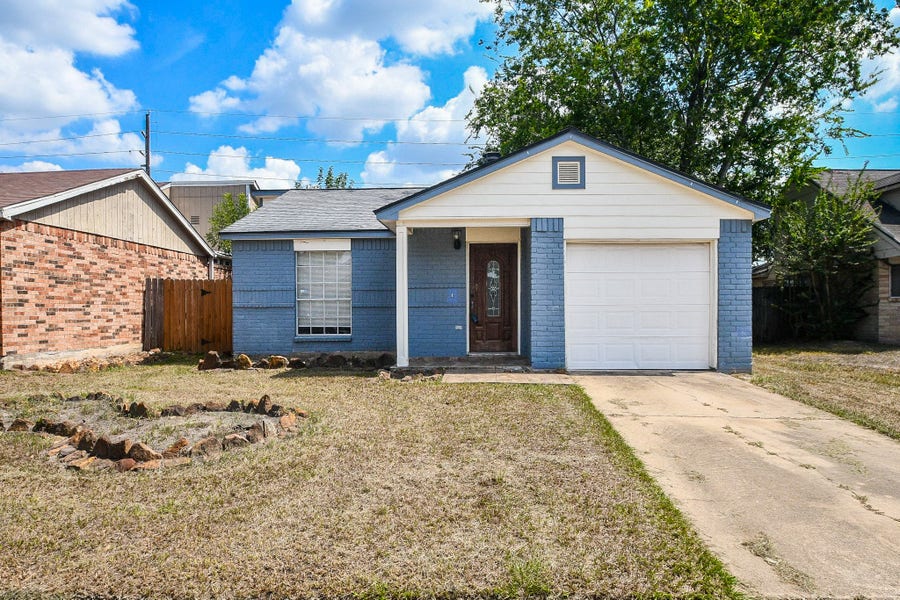 Property photo for 13115 Pebblewalk Circle S, Houston, TX