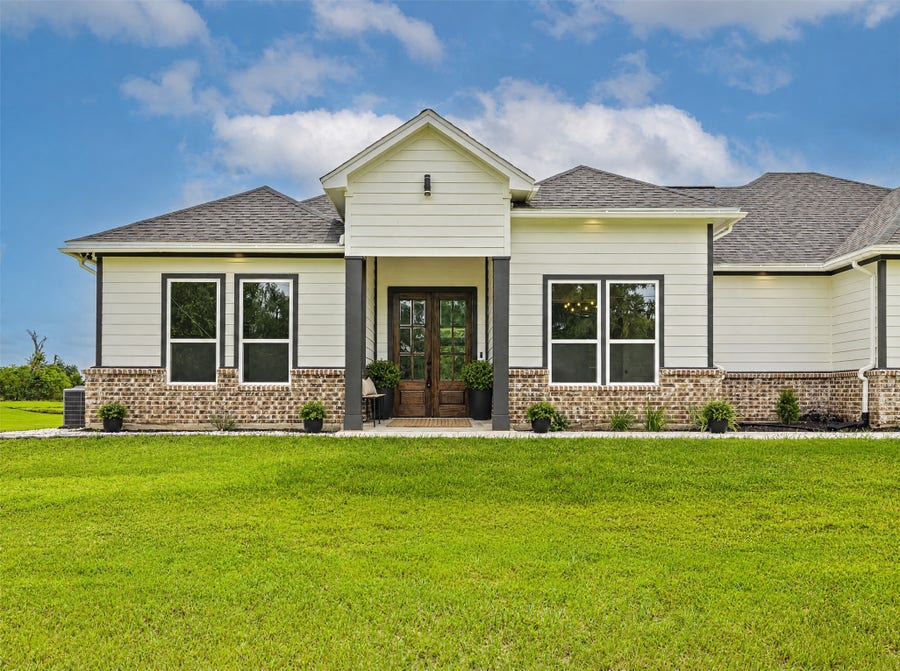 Property photo for 500 Campfire Trail, Angleton, TX