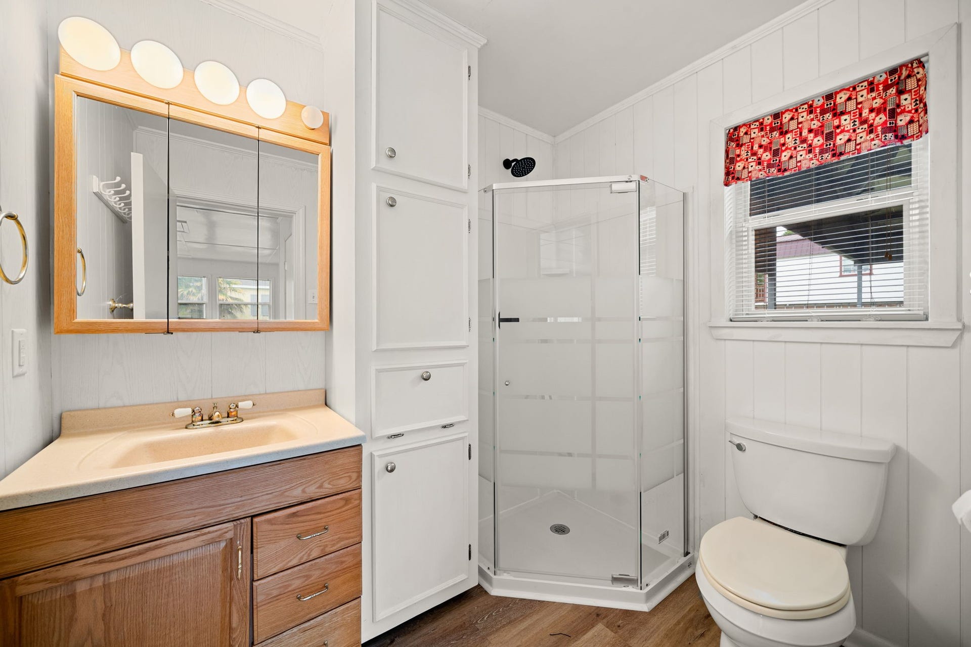 221 11th Street, San Leon, TX 77539 221 11th Street, San Leon, TX 77539