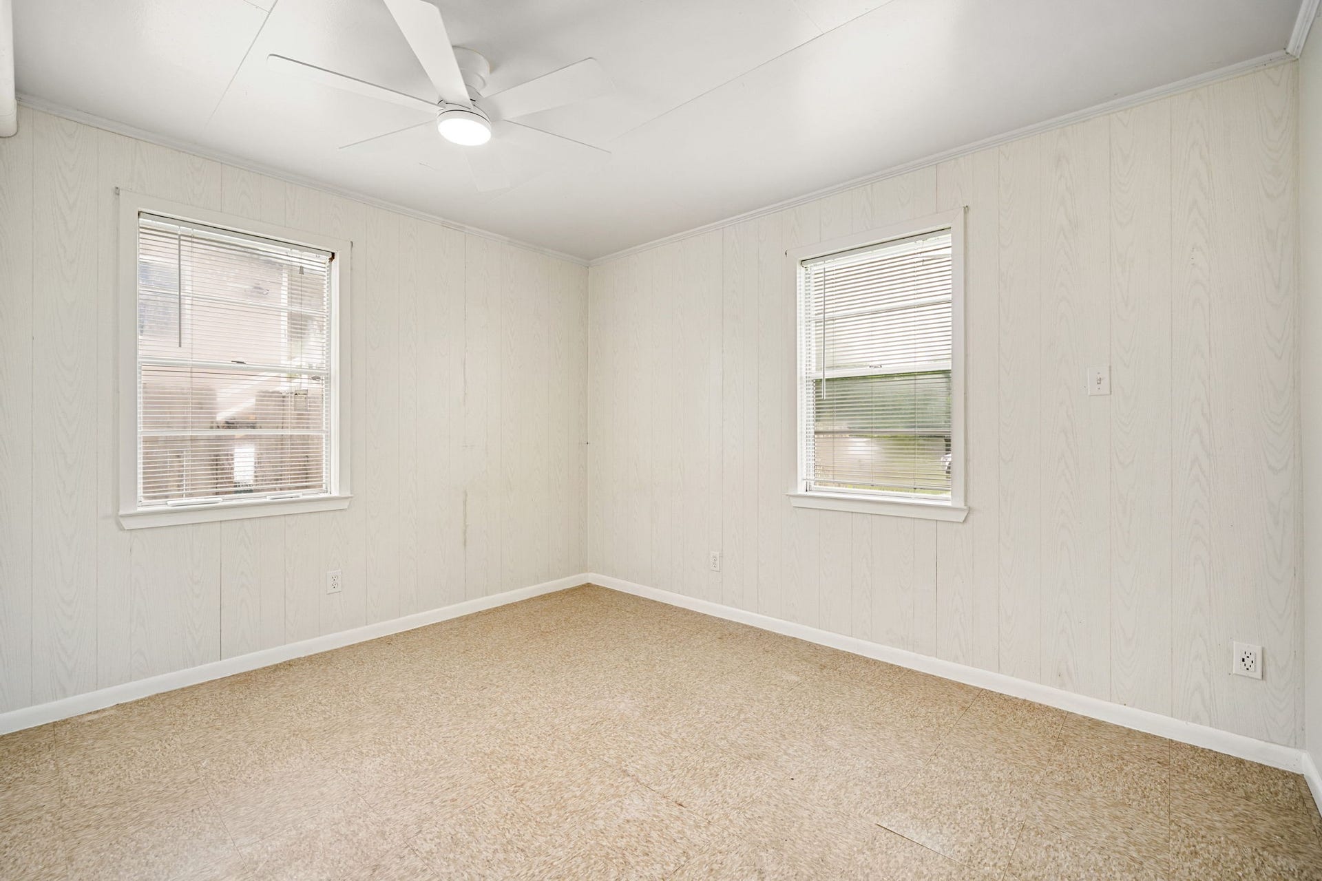 221 11th Street, San Leon, TX 77539 Bedroom 2