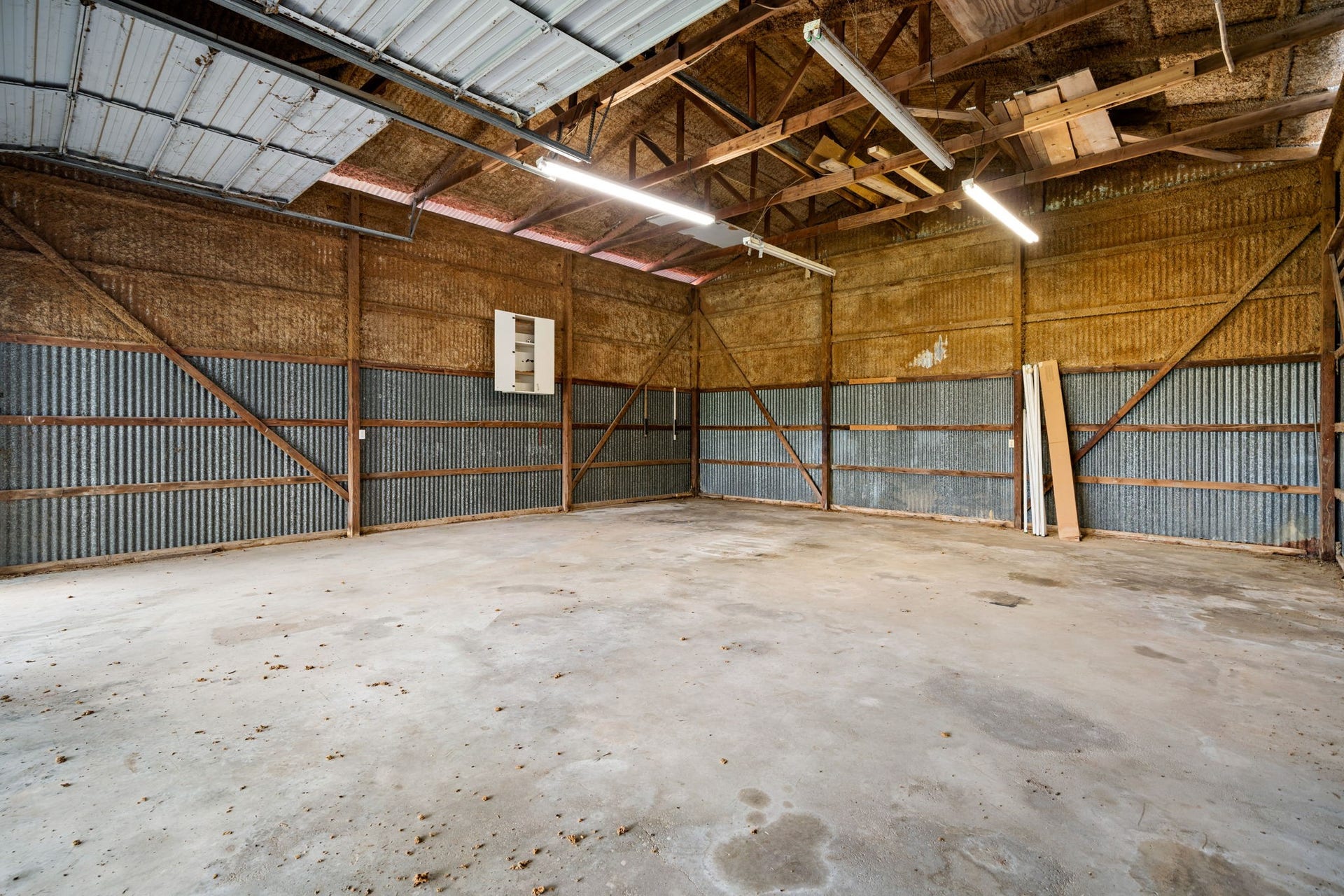 221 11th Street, San Leon, TX 77539 221 11th Street, San Leon, TX 77539