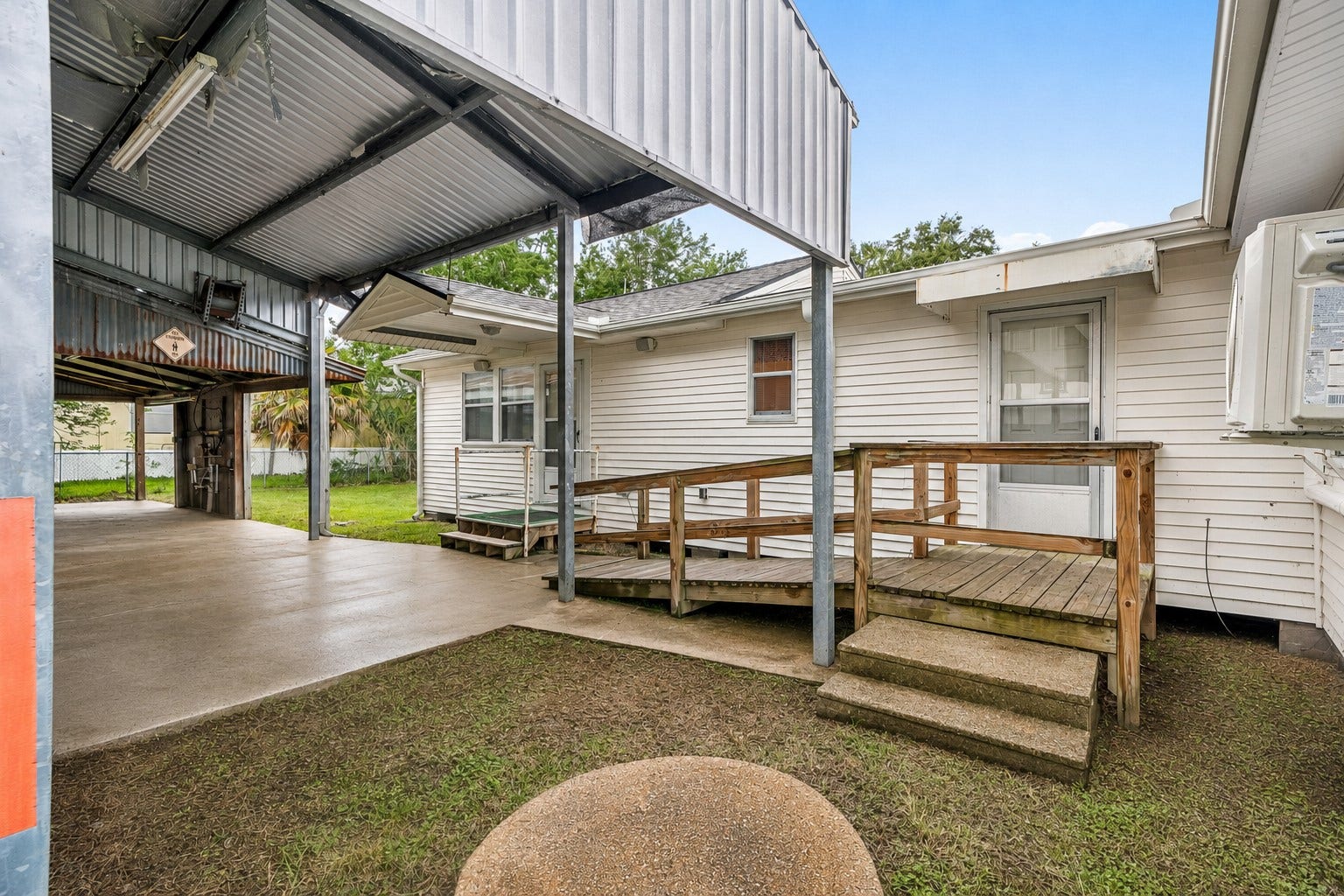 221 11th Street, San Leon, TX 77539 221 11th Street, San Leon, TX 77539