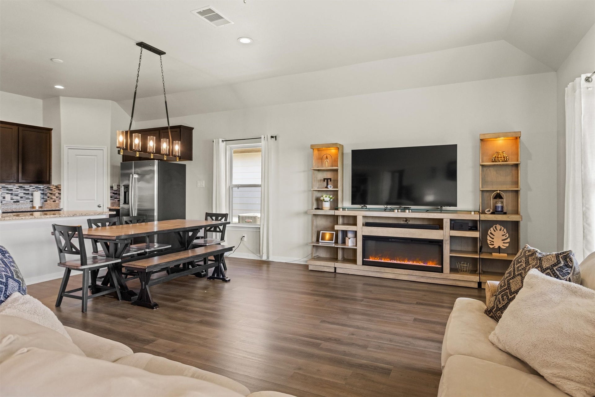 11731 Eclipse Drive, Willis, TX 77318 Dining/living area.