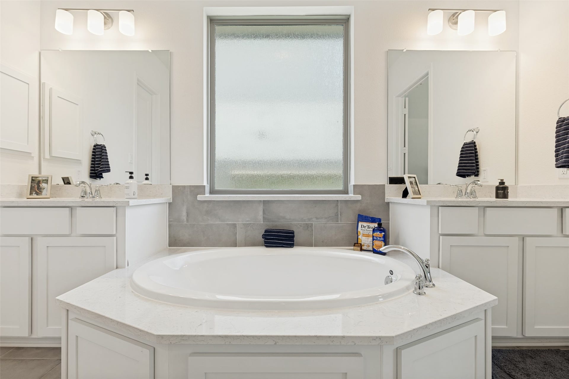 4923 Opal Sunset Court, League City, TX 77573 4923 Opal Sunset Court, League City, TX 77573
