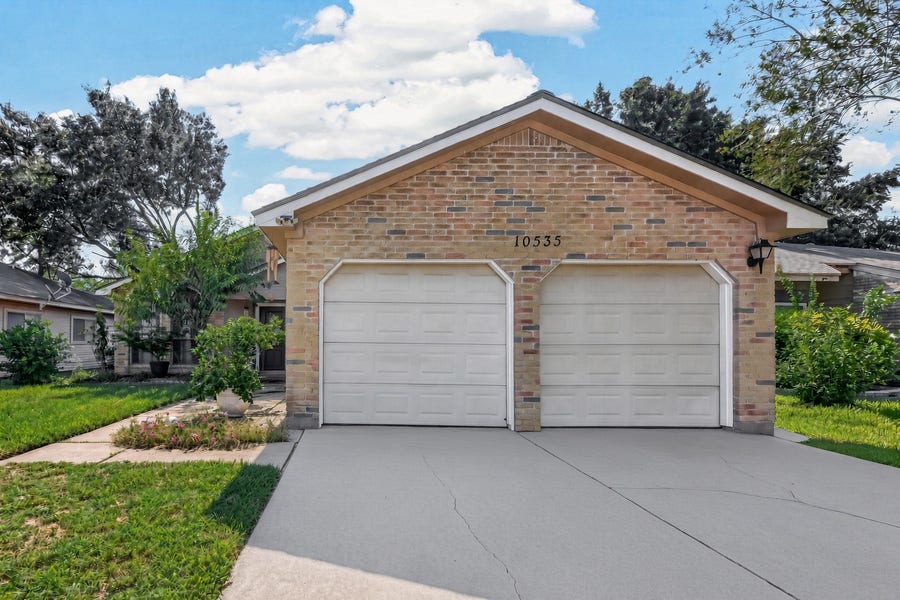 Property photo for 10535 Walnut Glen Drive, Houston, TX