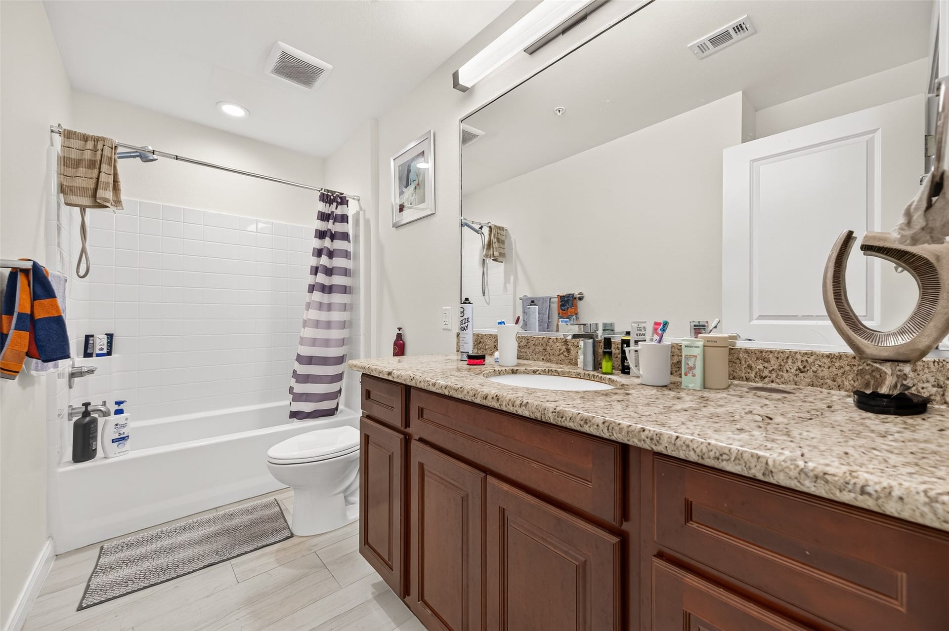 1207 Grand West Boulevard, #1J, Katy, TX 77449 1207 Grand West Boulevard, #1J, Katy, TX 77449