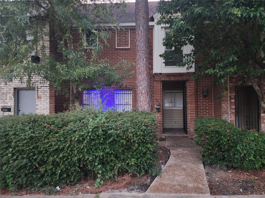 Property photo for 1404 Walnut Bend Lane, #23, Houston, TX