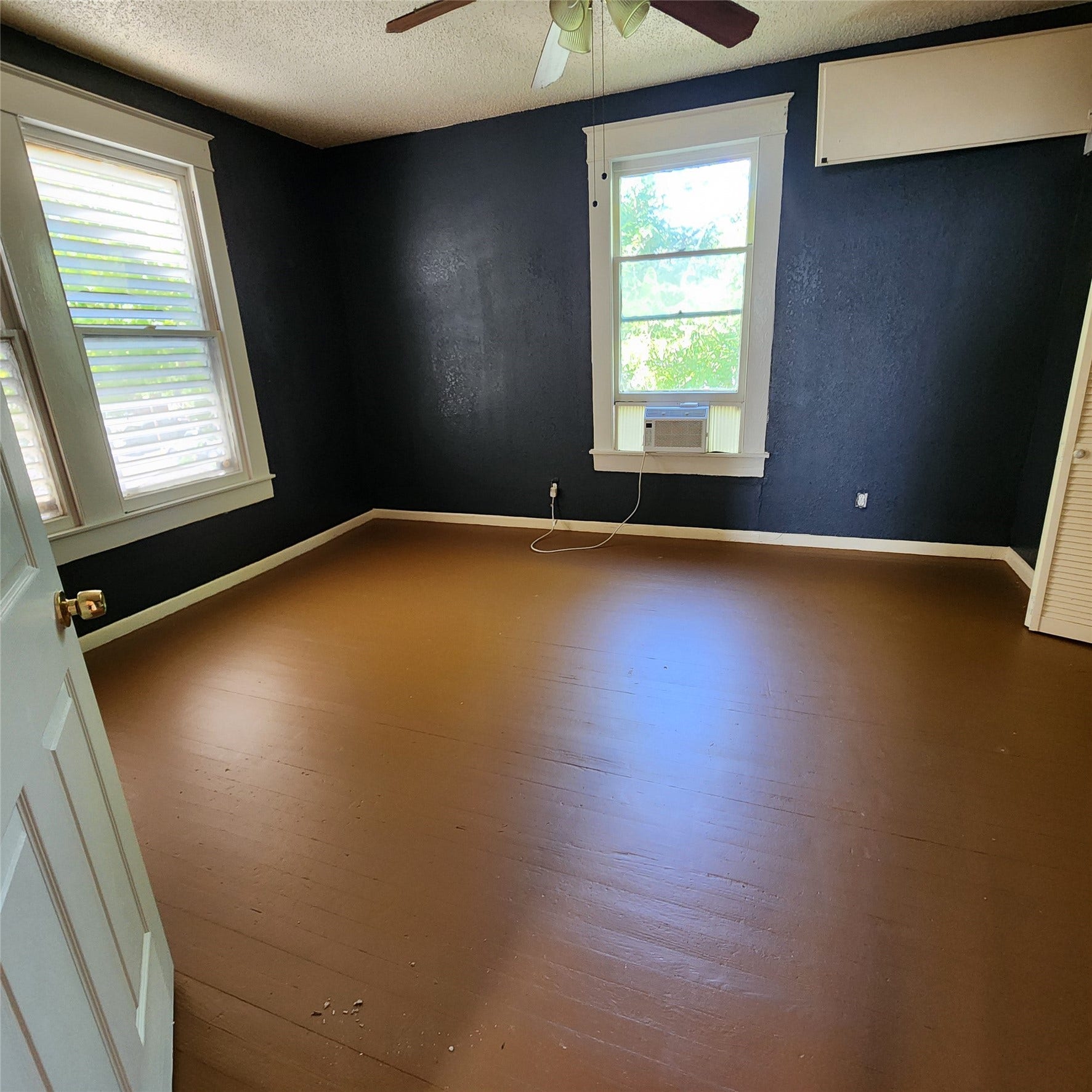 Bedroom #1 - Lots of natural light, spacious!