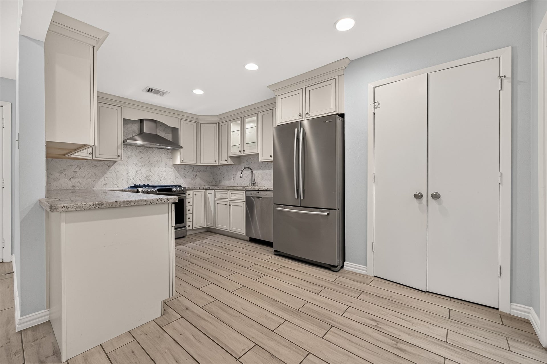 4513 Acacia, Bellaire, TX 77401 4513 Acacia, Bellaire, TX 77401