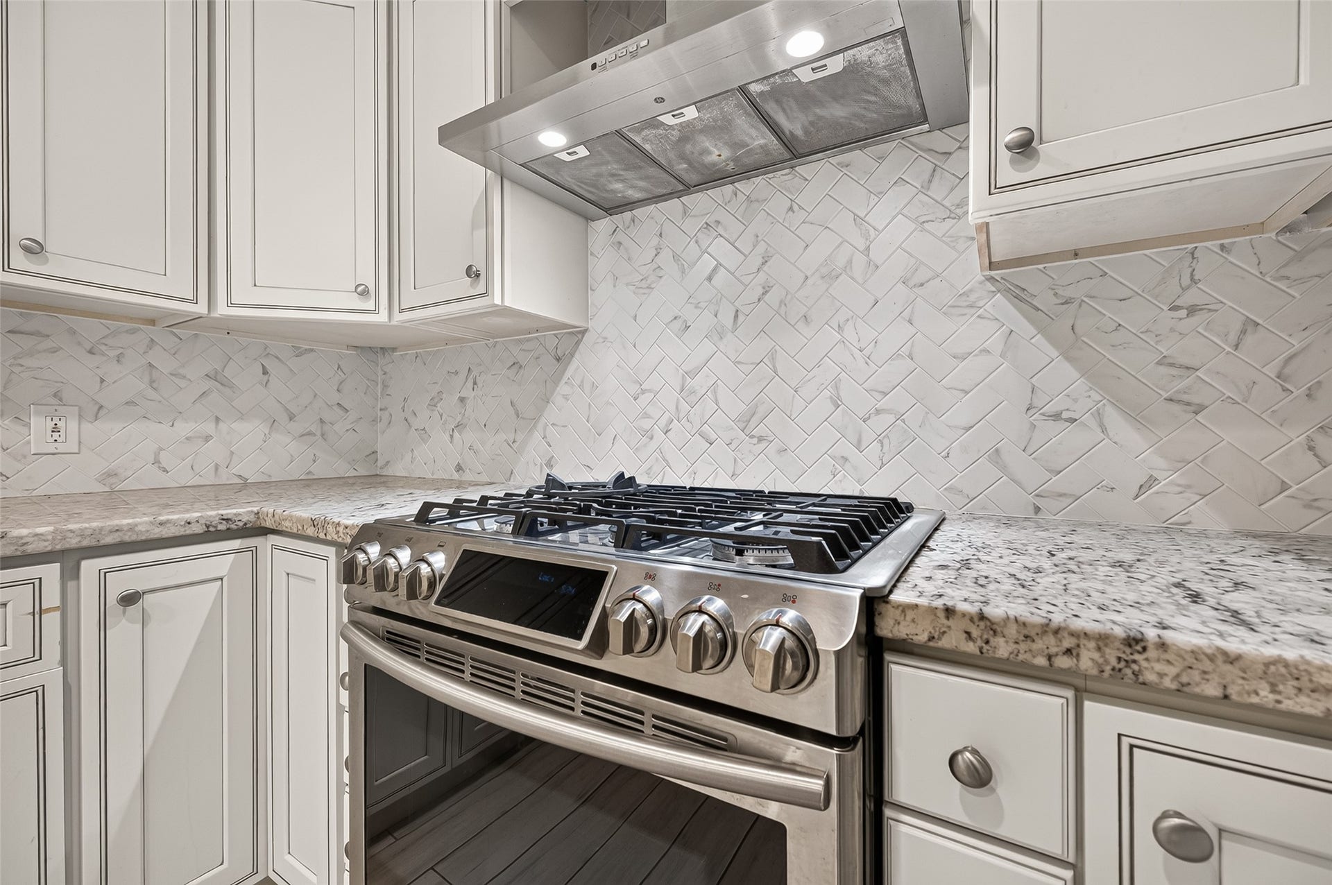 4513 Acacia, Bellaire, TX 77401 4513 Acacia, Bellaire, TX 77401