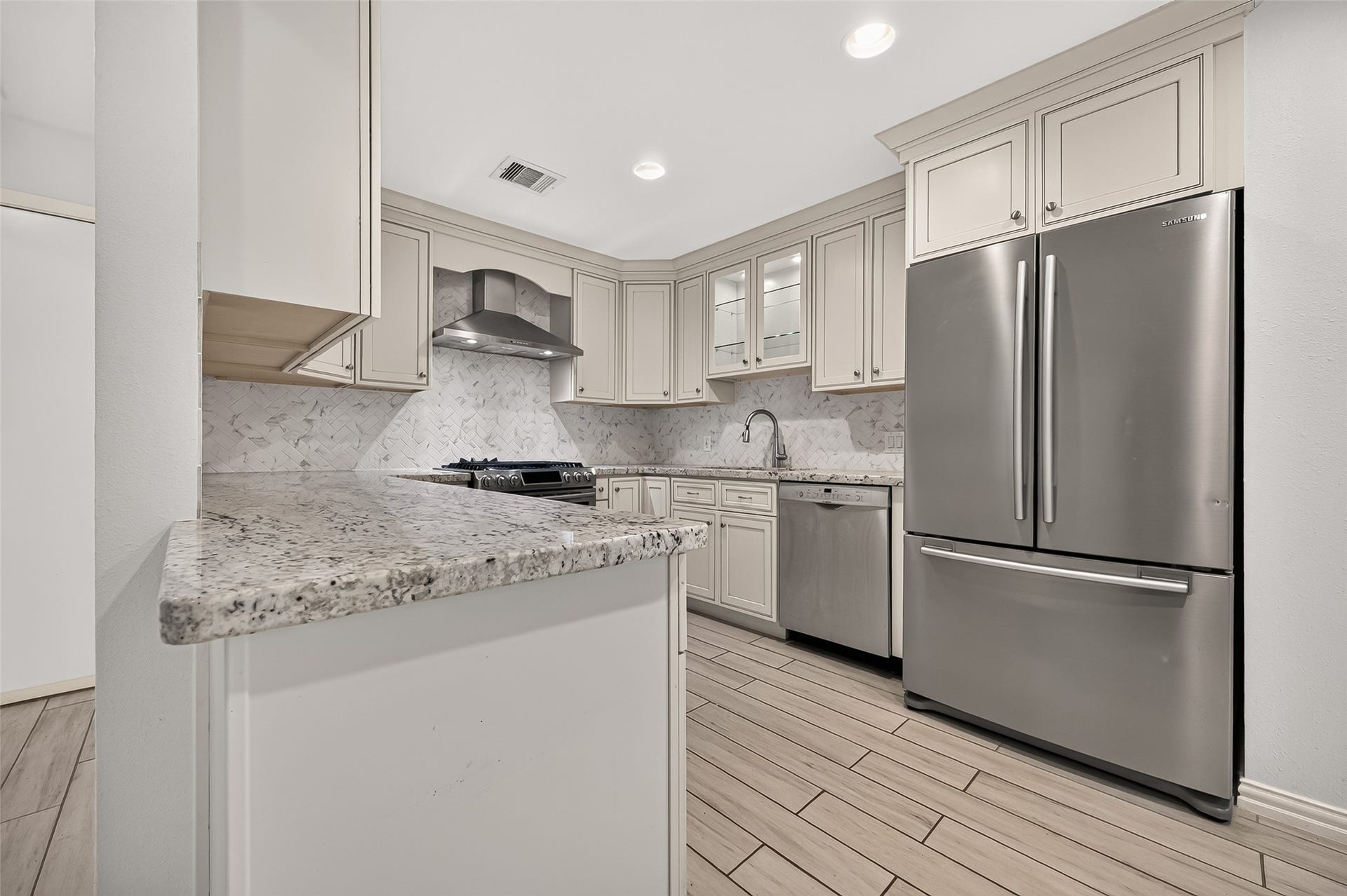 4513 Acacia, Bellaire, TX 77401 4513 Acacia, Bellaire, TX 77401