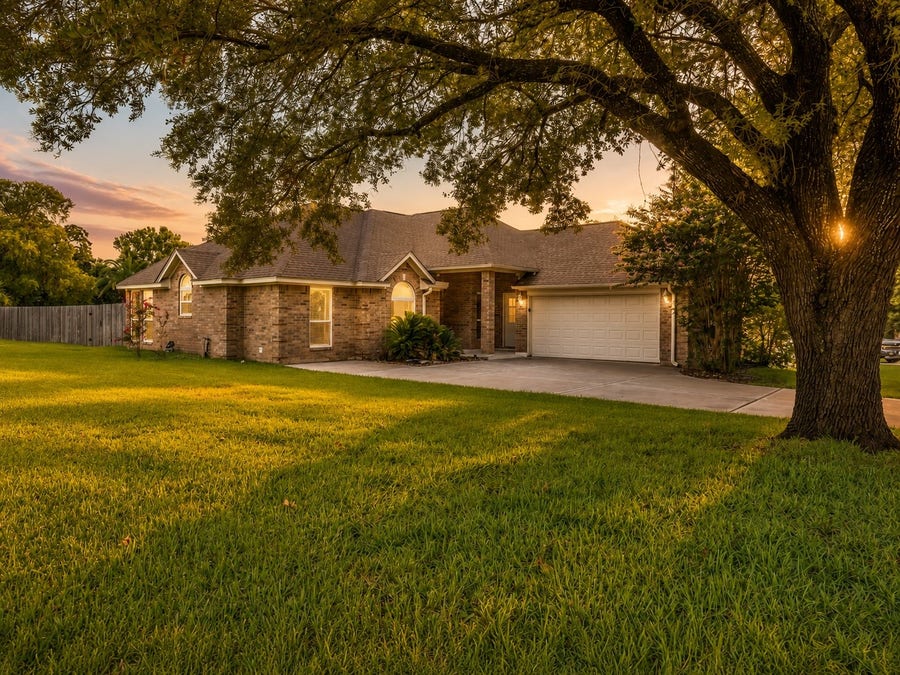 Property photo for 7158 Lakeshore Lane, Willis, TX