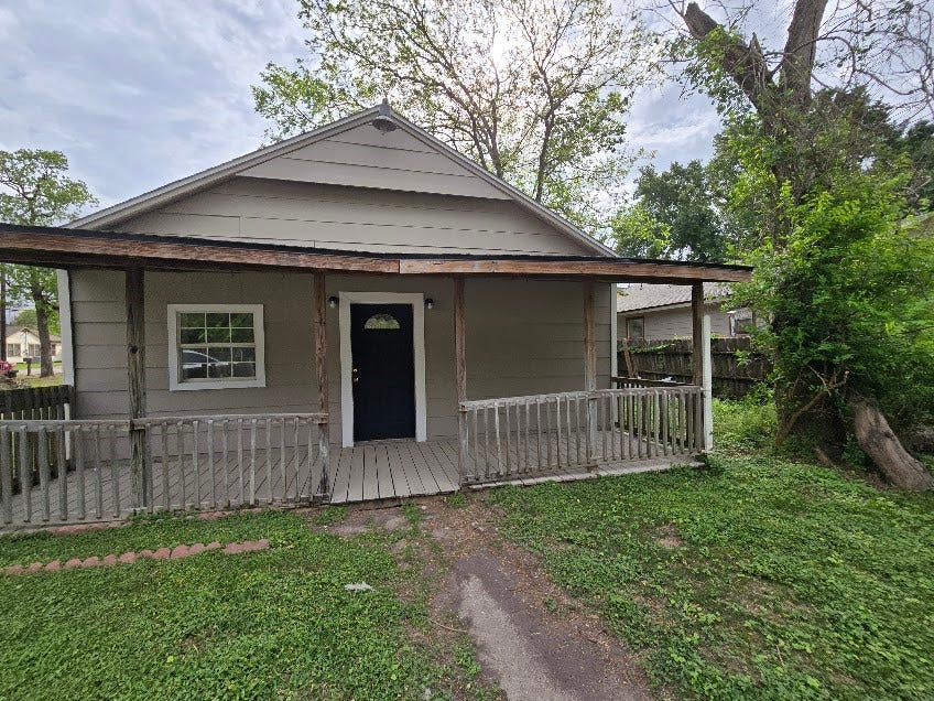 Property photo for 208 S 6th Street, Highlands, TX